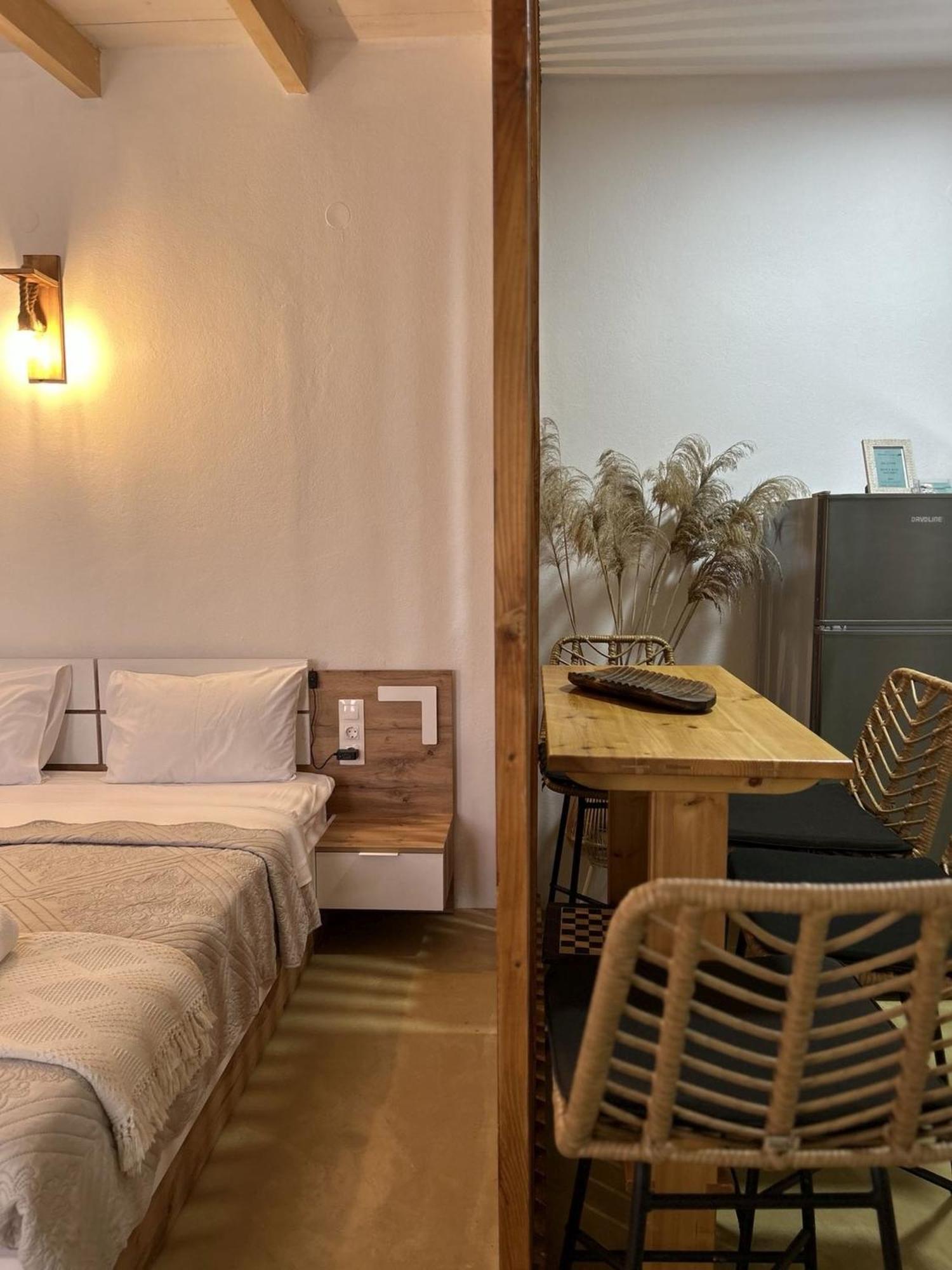 Sonia's Luxury With Jacuzzi Apartment Kamilari