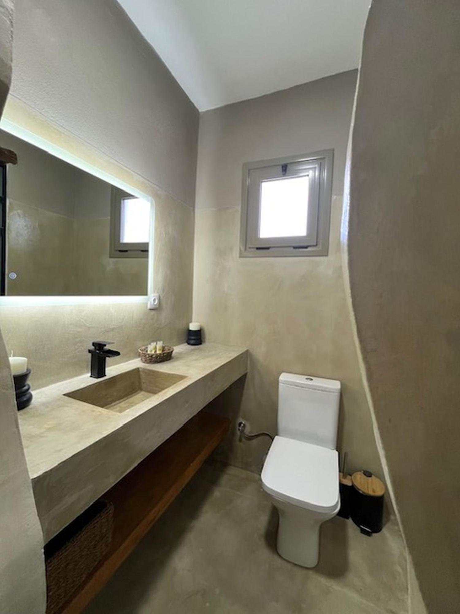 Sonia's Luxury With Jacuzzi Apartment