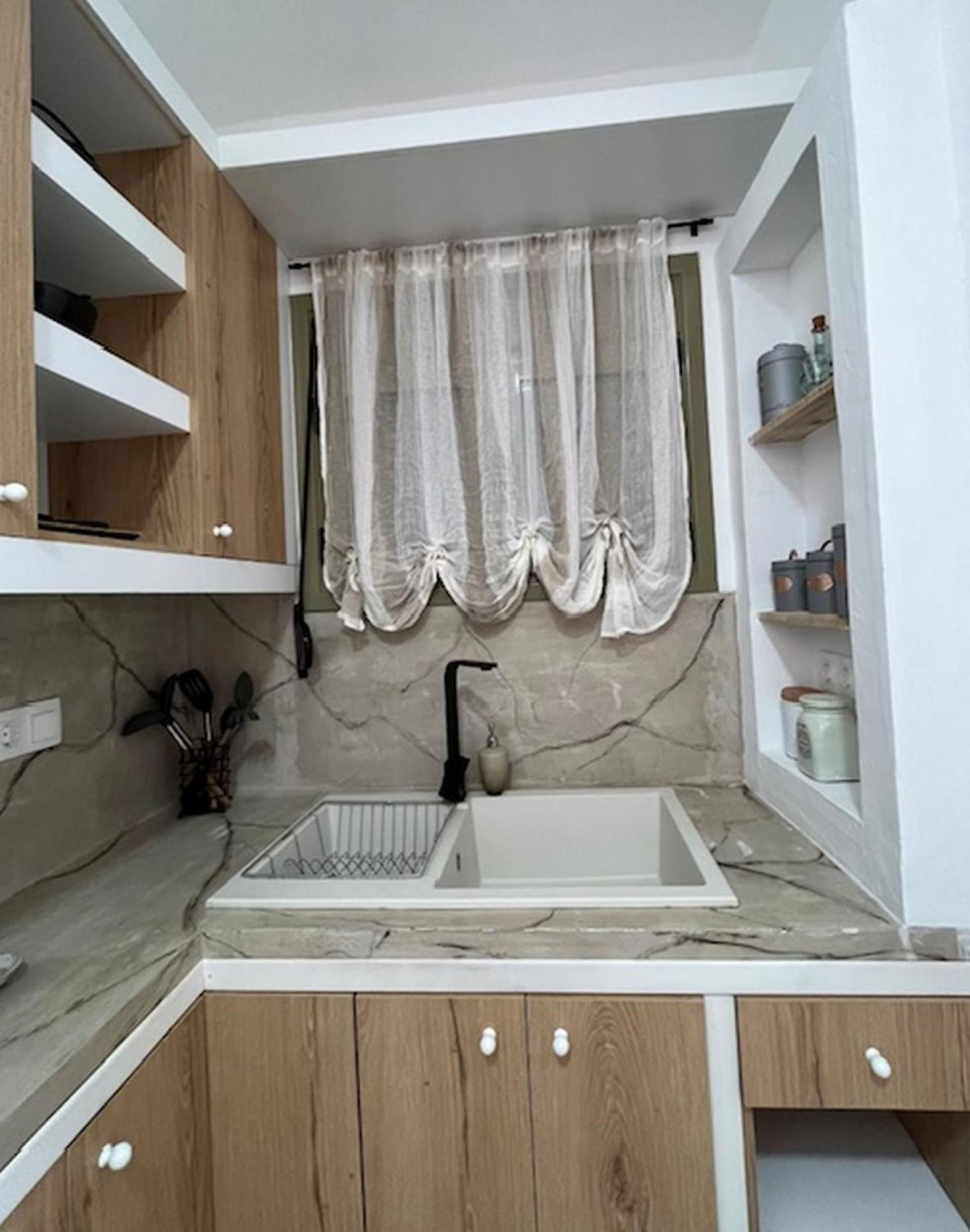 Sonia's Luxury With Jacuzzi Apartment Kamilari