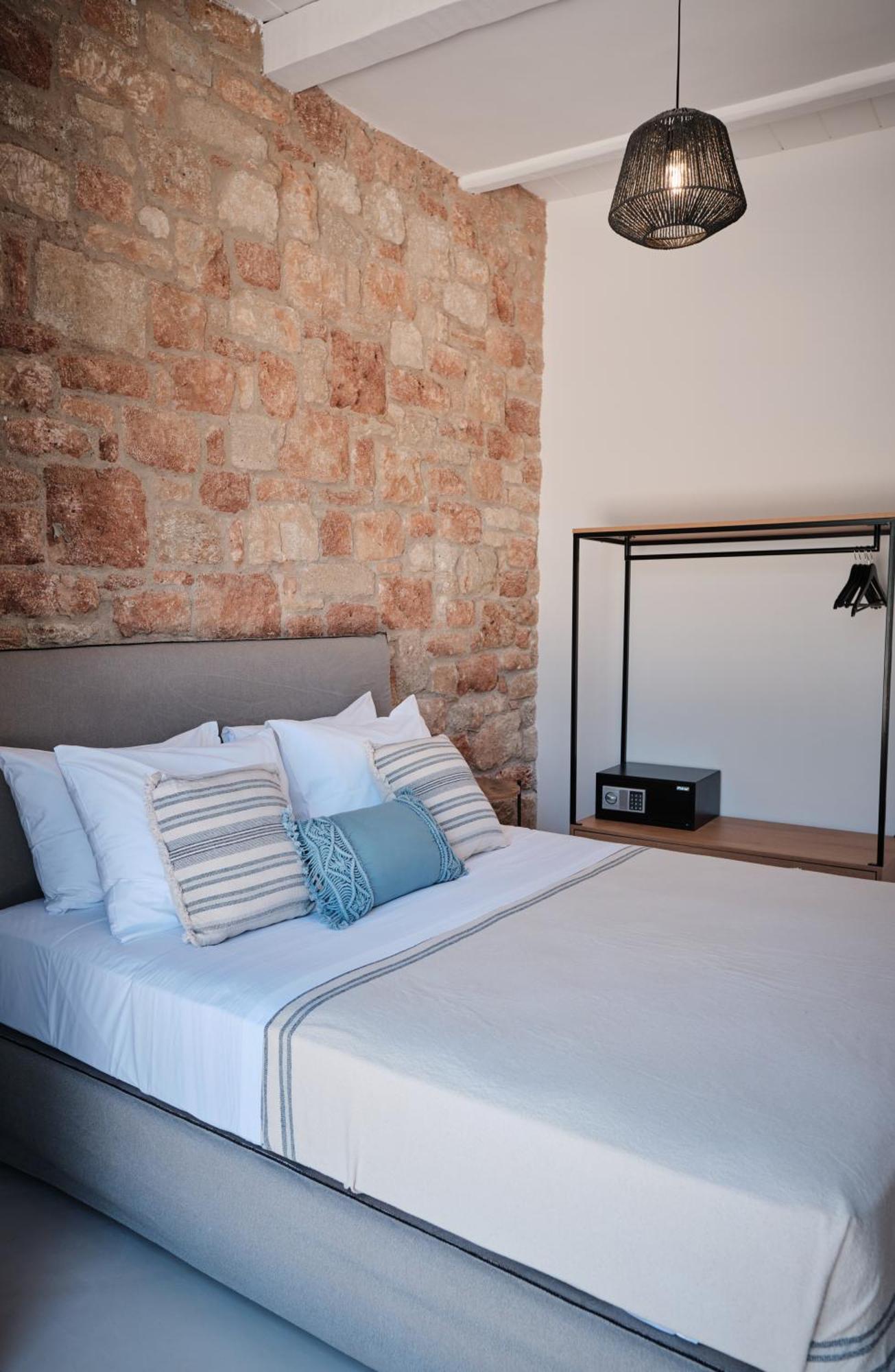 Eden Kythira Hotel *