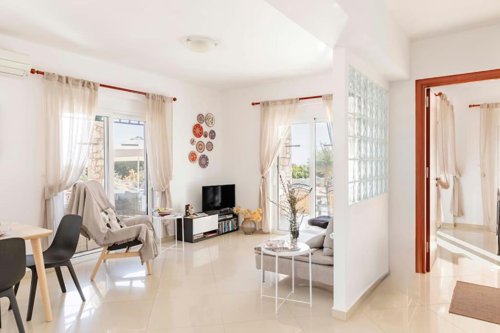 Katherina - Tsambika View Villa *