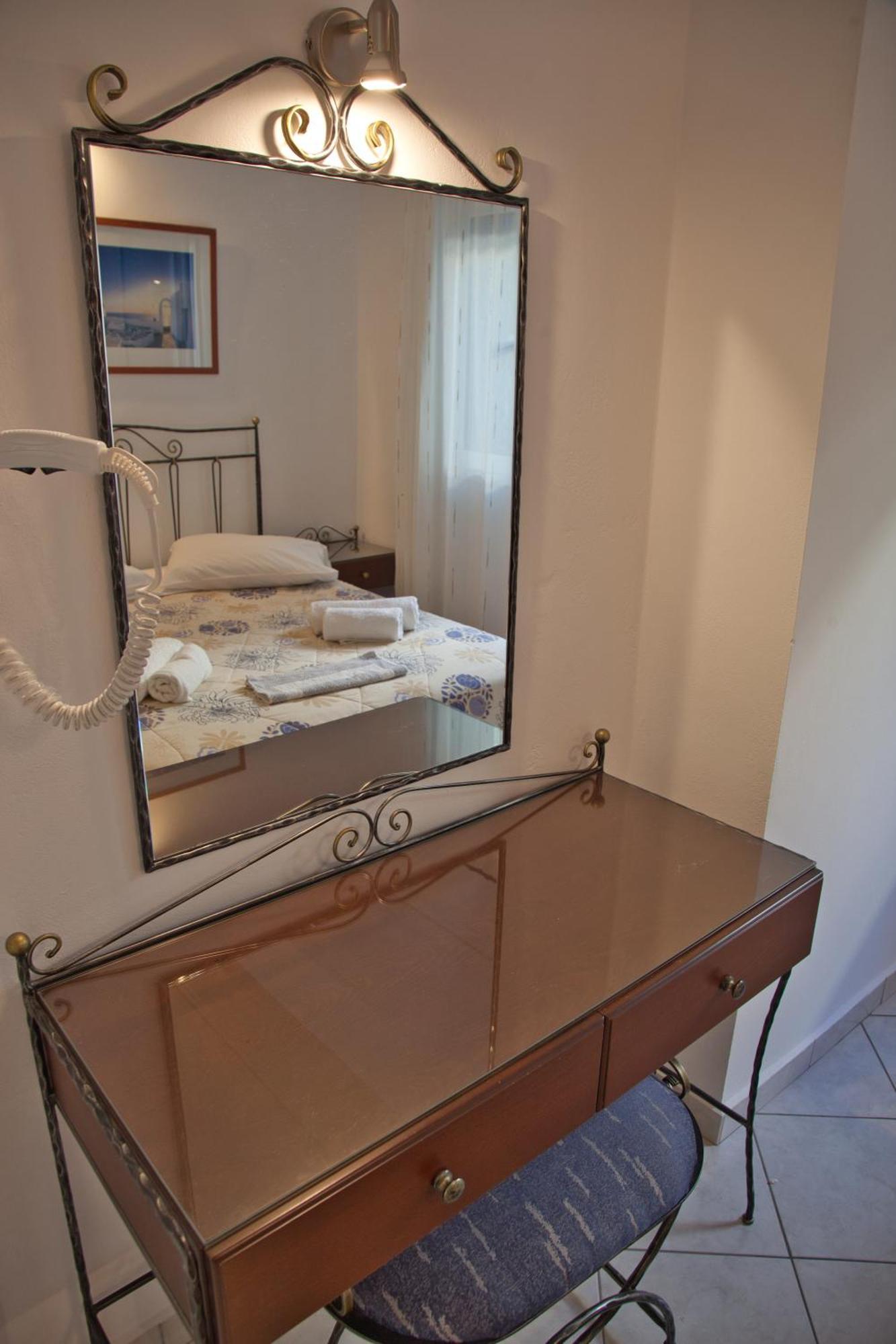 Andreas - Agistri Hotel *