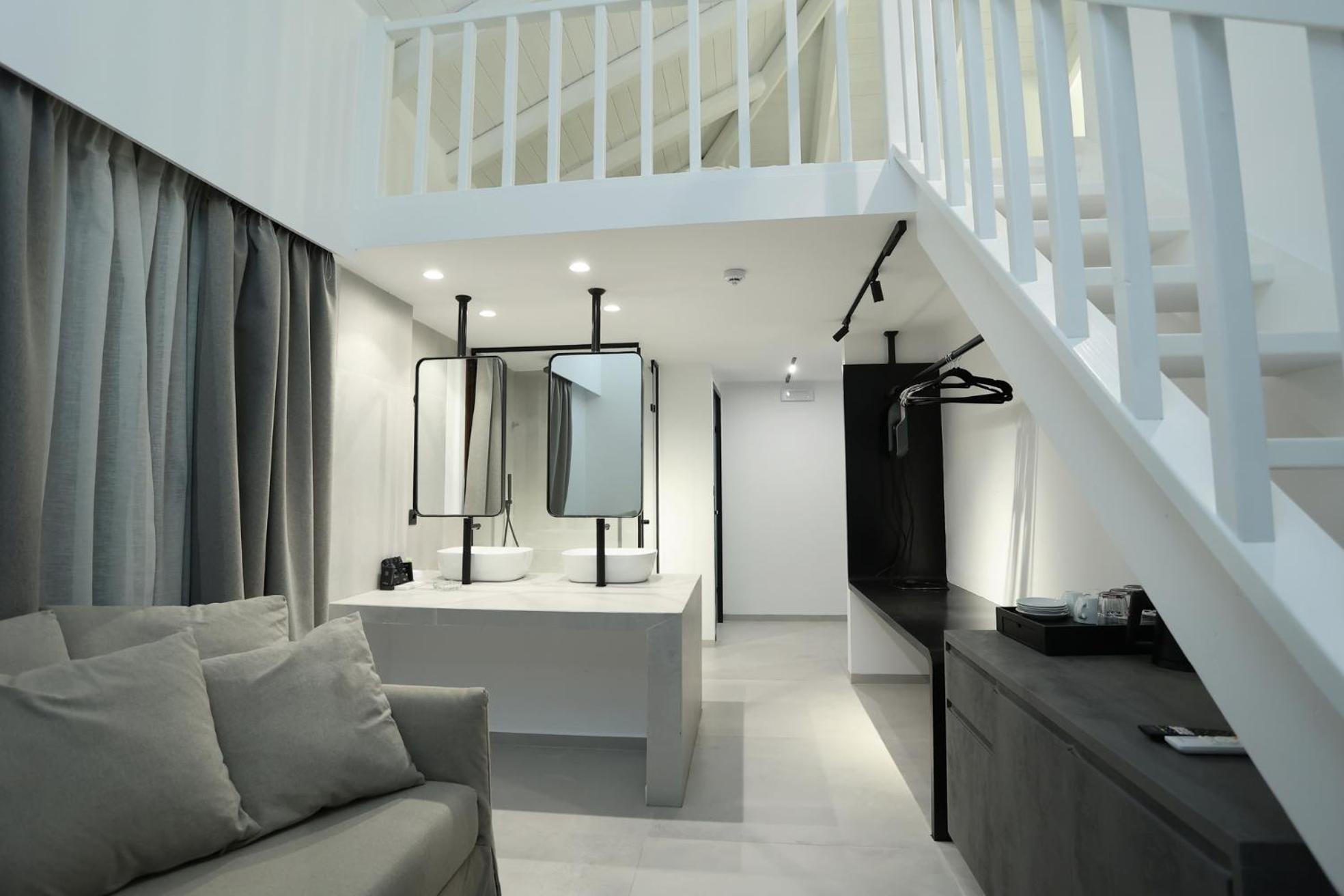 Hotel Yianna 2*
