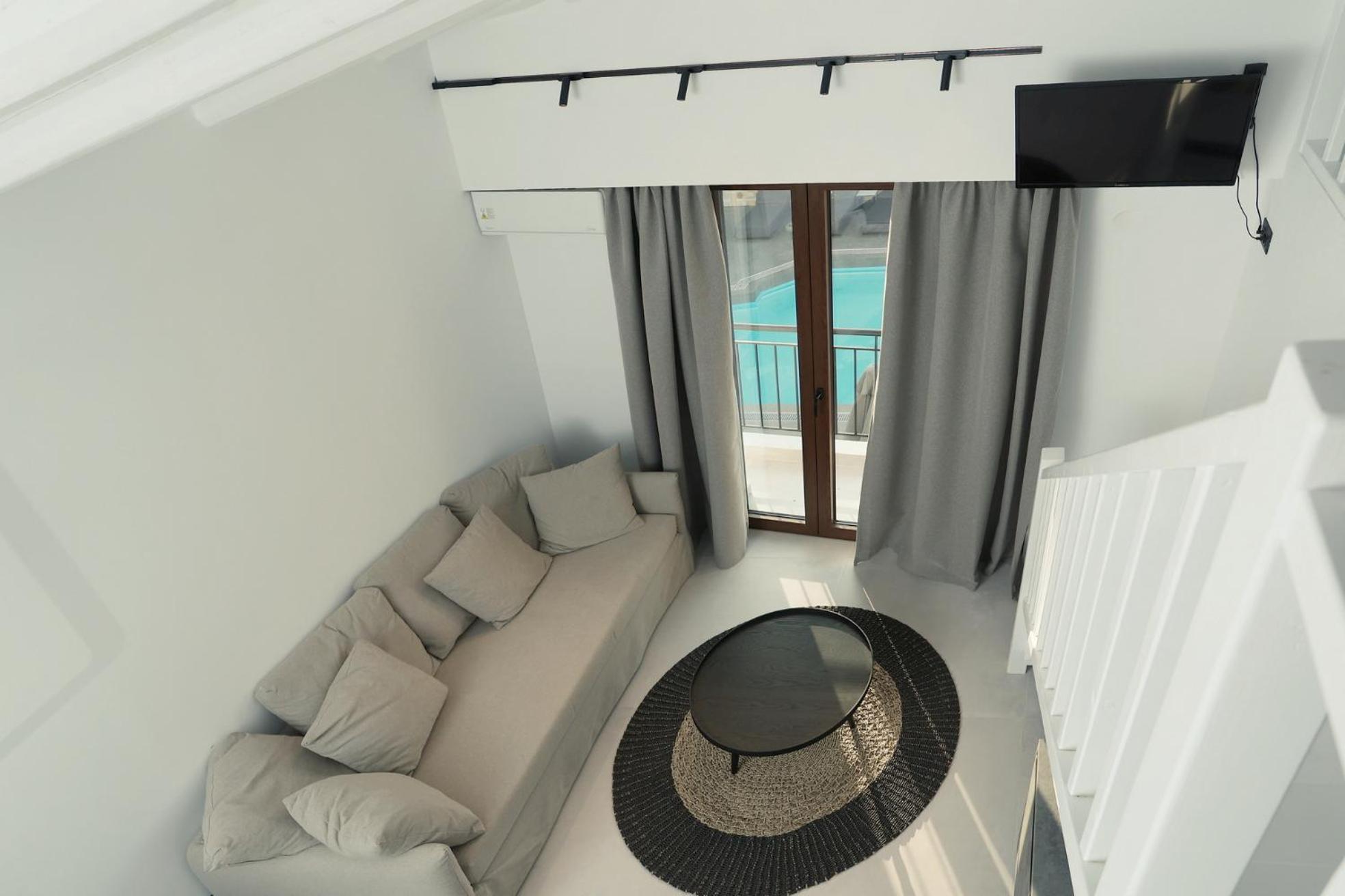 Yianna Hotel