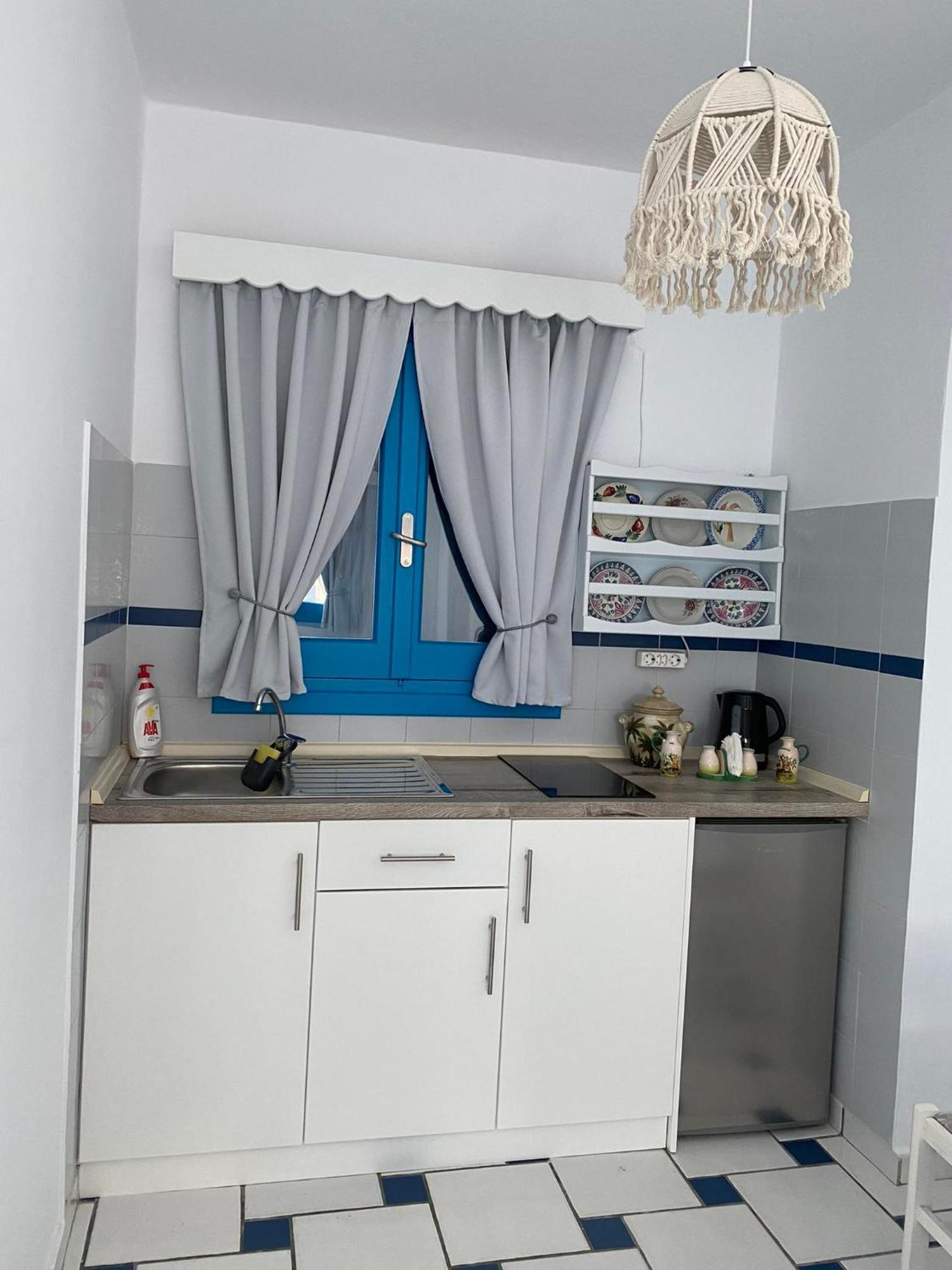 Giavasi Seaside Apartment Foinikion