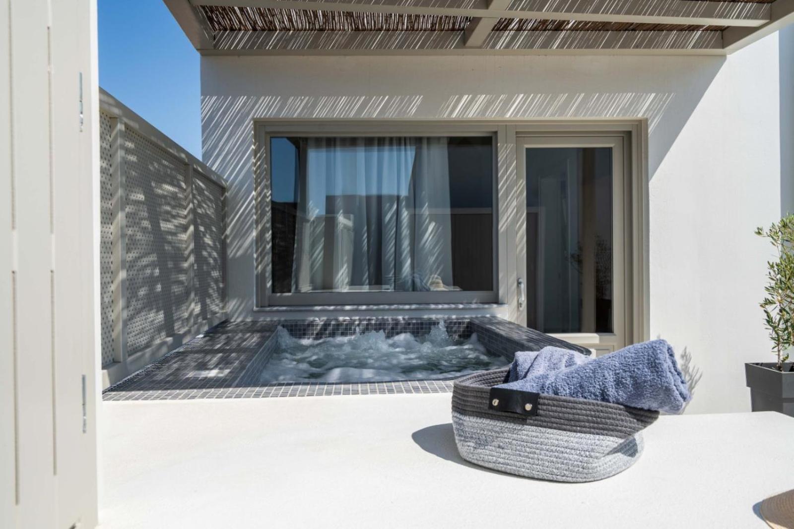 New Sea Serenity Next To The Sea With Private Jacuzzi Villa