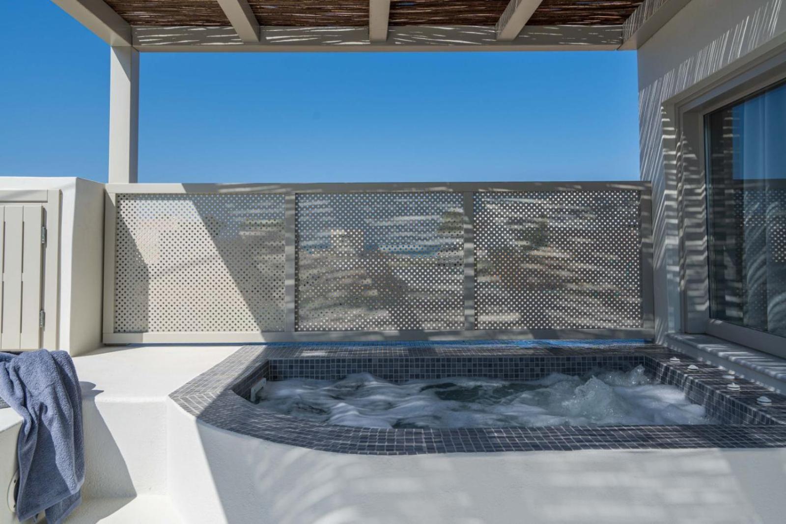 New Sea Serenity Next To The Sea With Private Jacuzzi *
