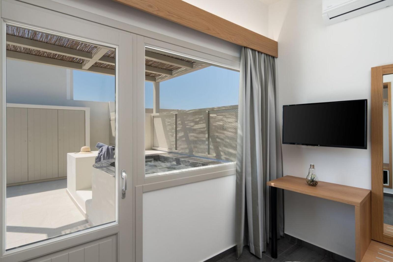 New Sea Serenity Next To The Sea With Private Jacuzzi Villa