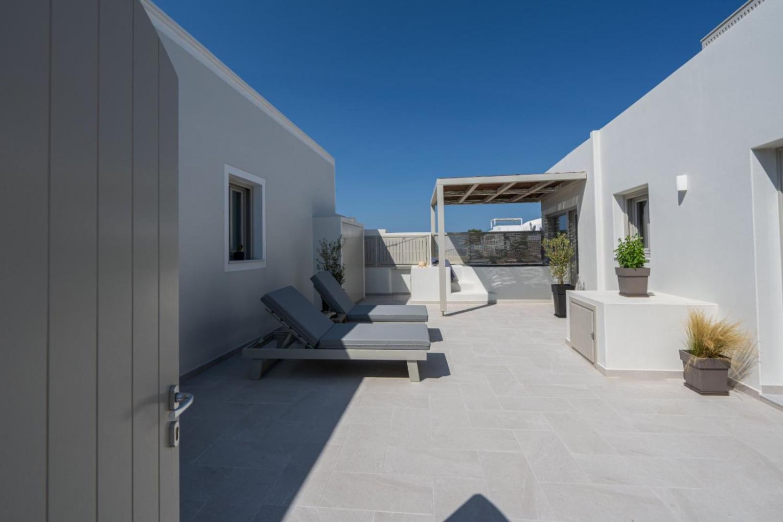 Villa New Sea Serenity Next To The Sea With Private Jacuzzi