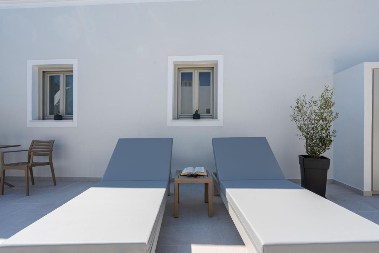 Villa New Sea Serenity Next To The Sea With Private Jacuzzi Vlychada