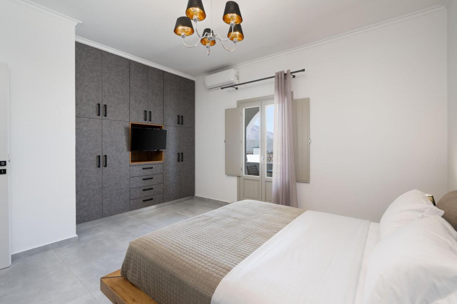 New Sea Serenity Next To The Sea With Private Jacuzzi Villa Vlychada