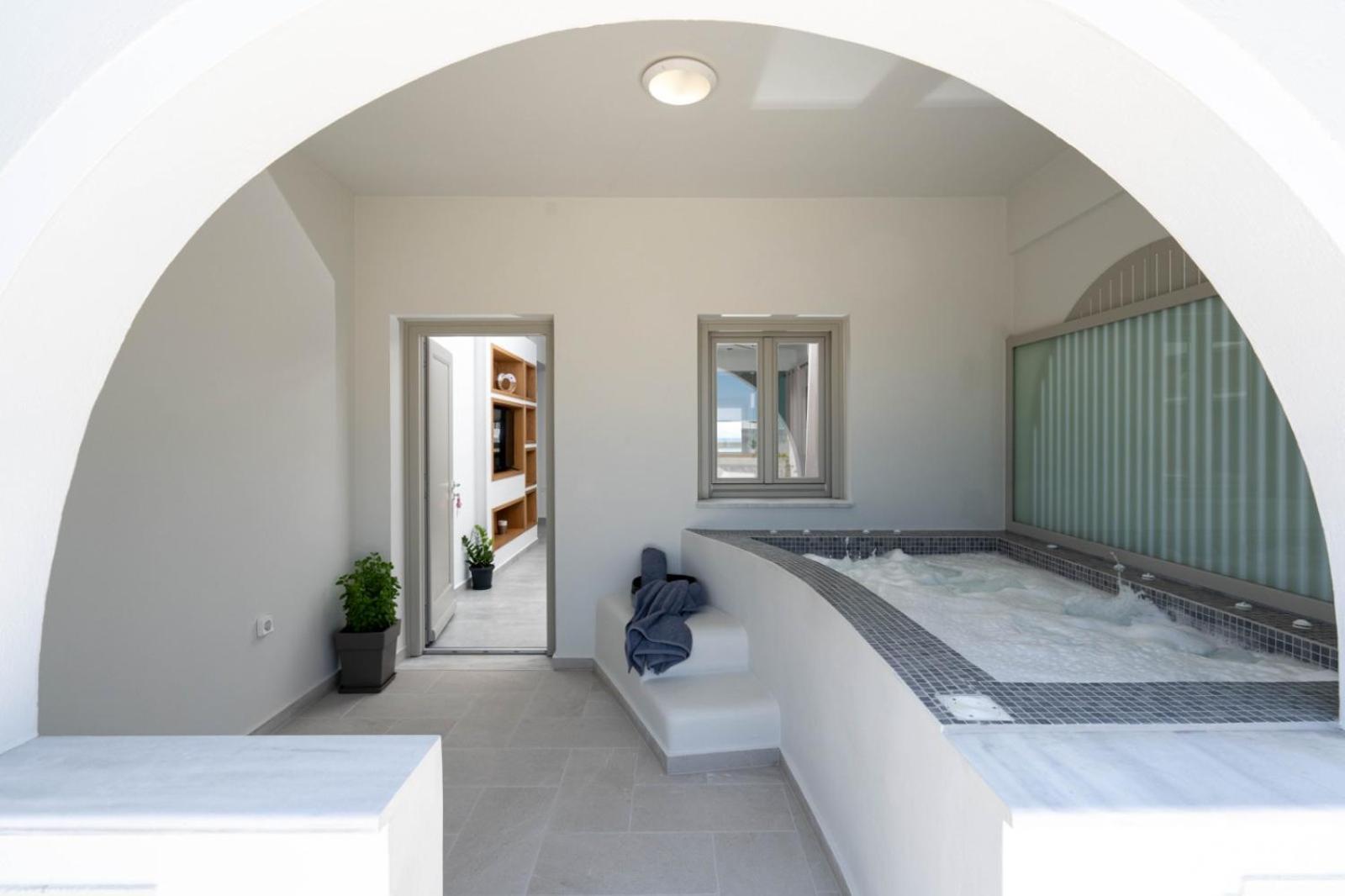 New Sea Serenity Next To The Sea With Private Jacuzzi Villa