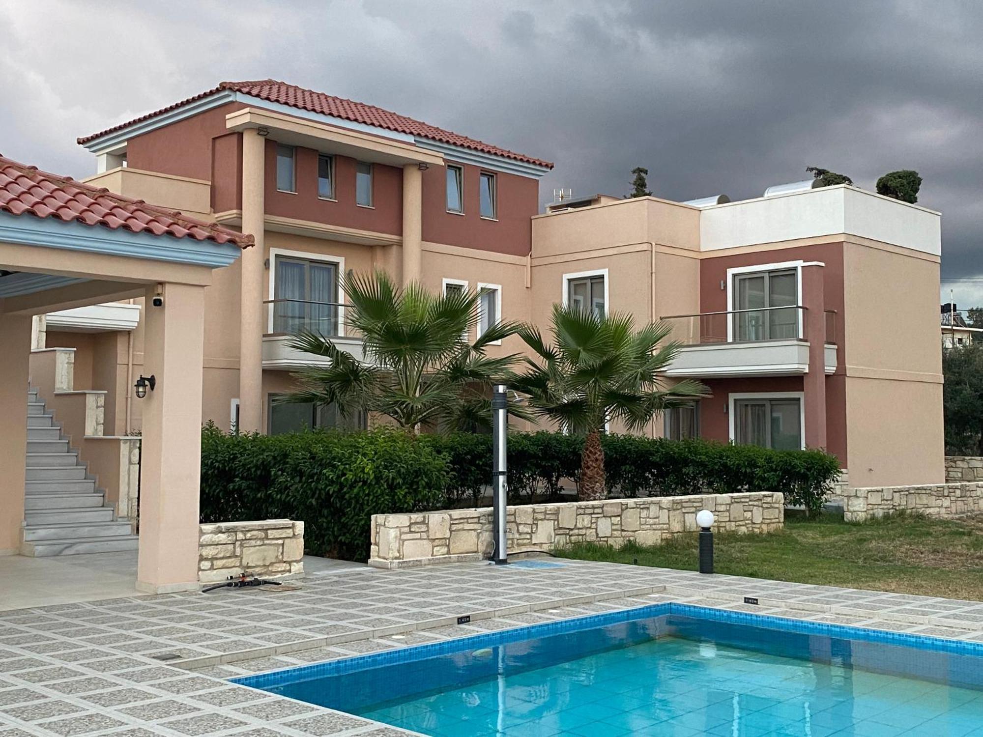 Aparthotel Golden Victory Agia Marina (Crete)