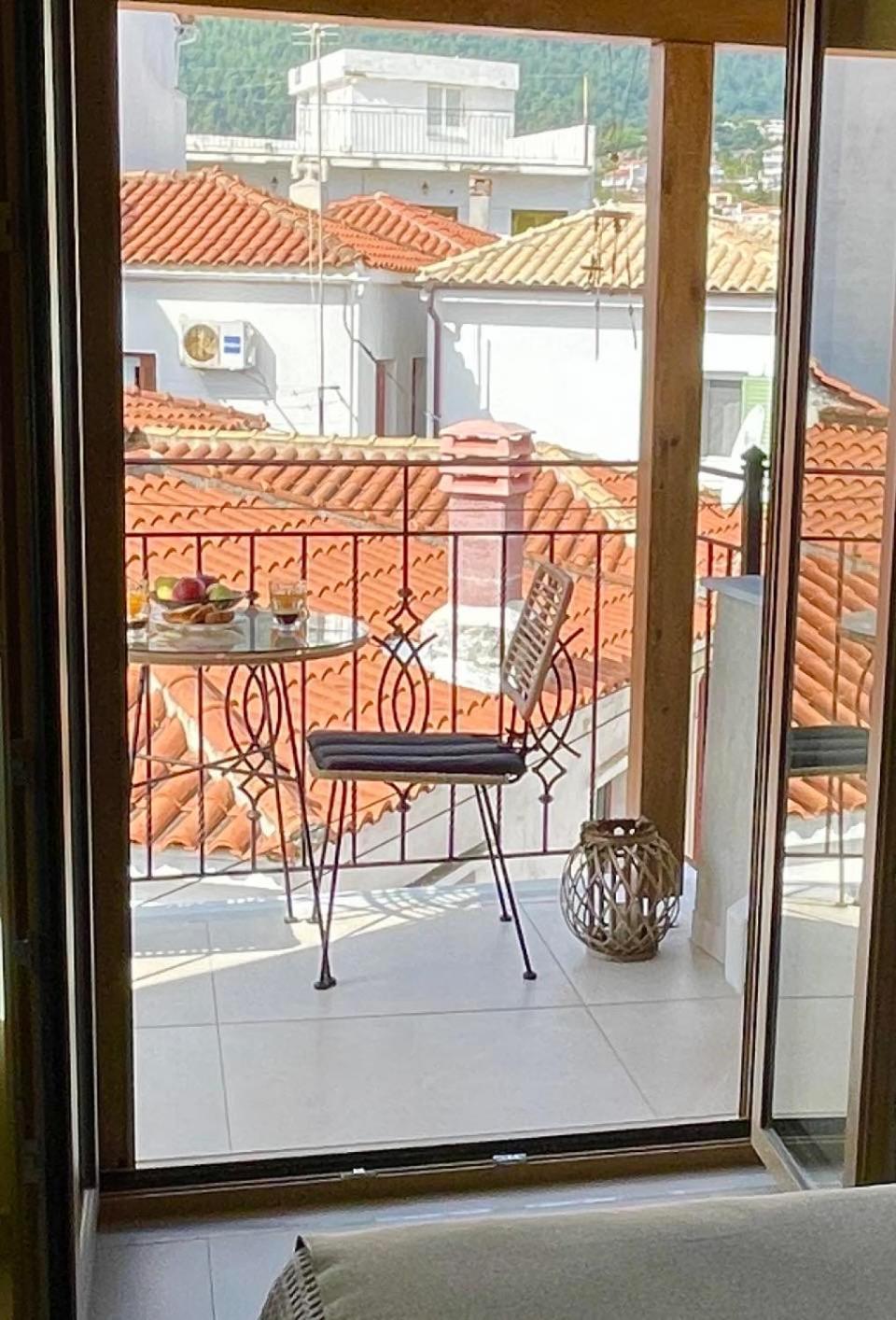 Aparthotel Eumorphia & Skiathos Town