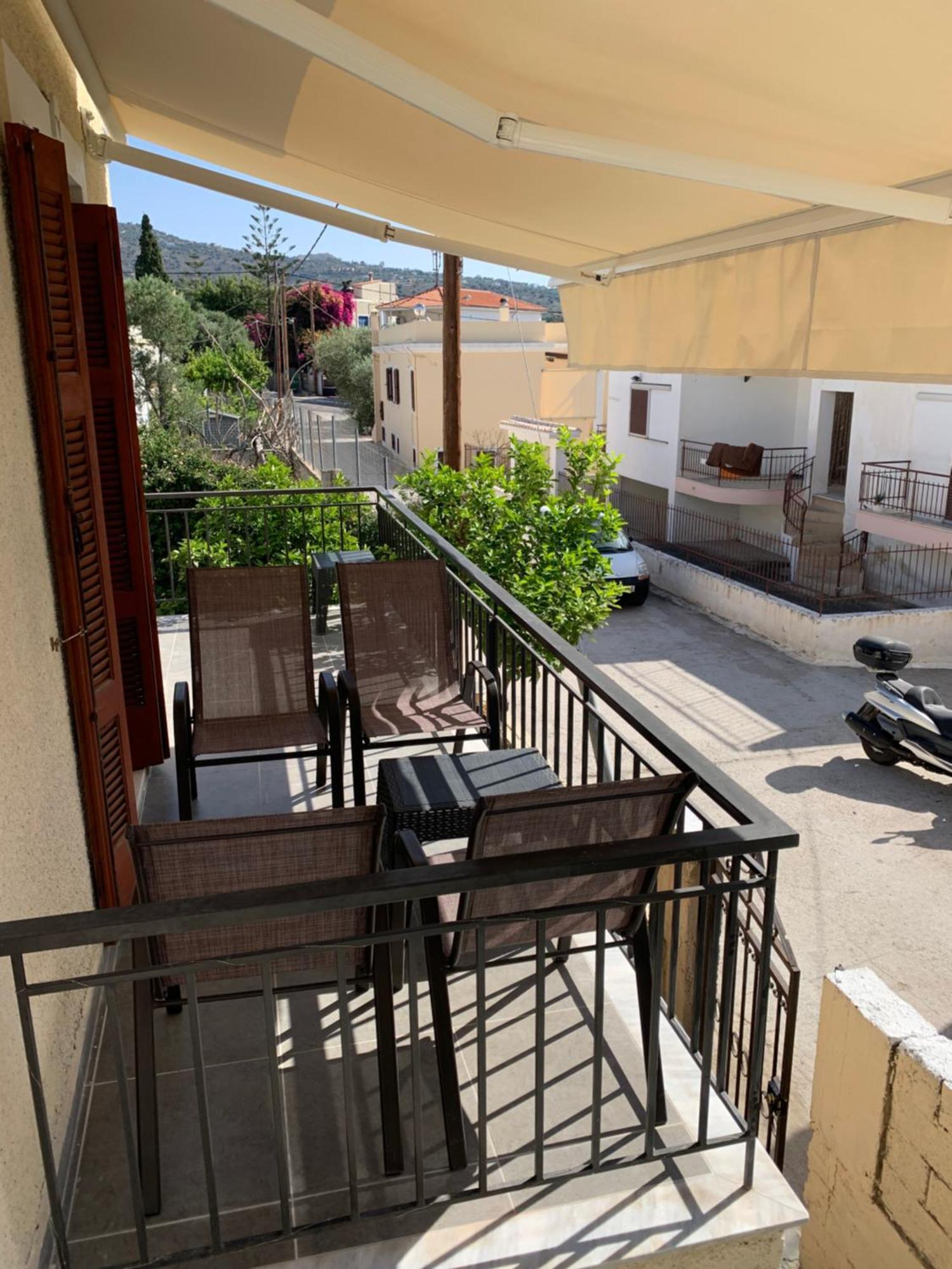 La Bandolaise A Perdika (Aegina)