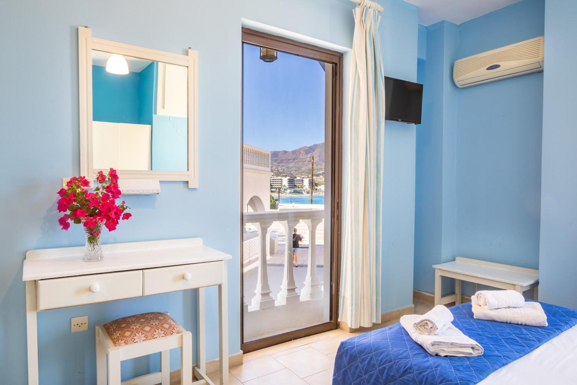 Aparthotel P I G A D I A B A Y Karpathos Town (Pigadia)