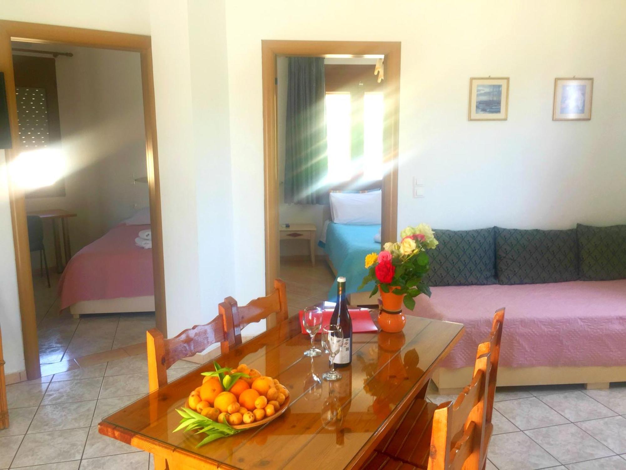Kastro Aparthotel 3*