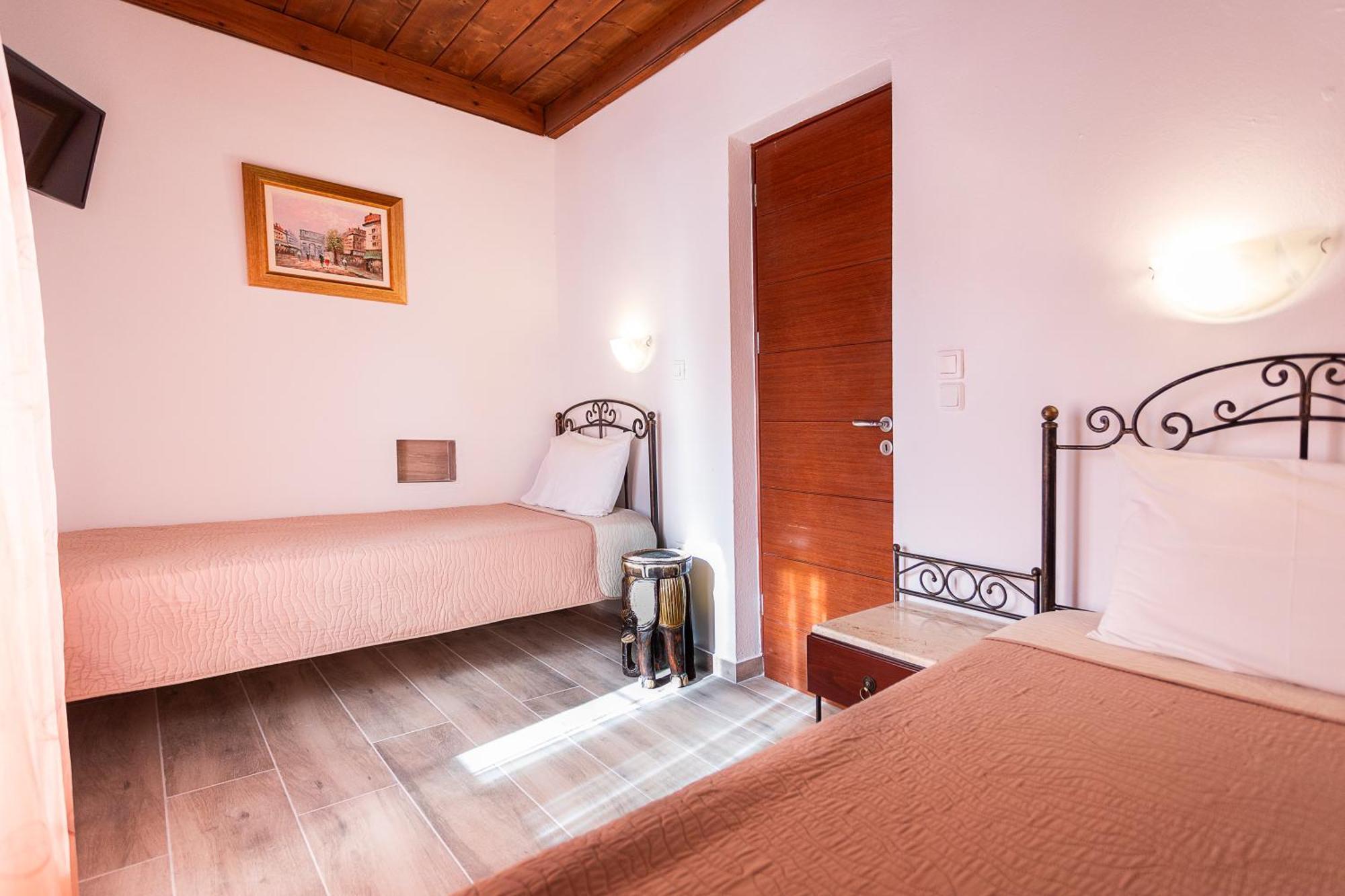 Vassilia On The Serifos Guest house Livadakia