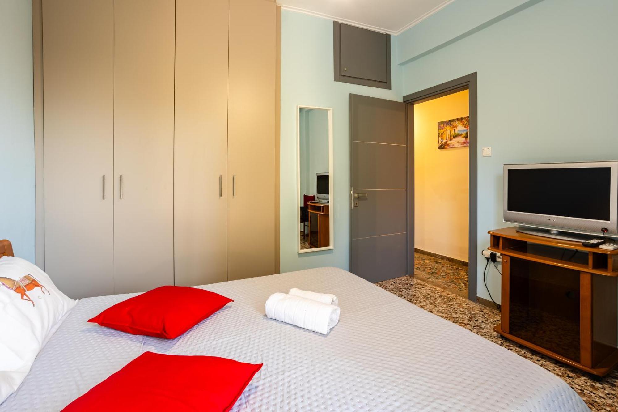 Avia Seaview Getaway - Konstantina's Hidden Haven Kalamata