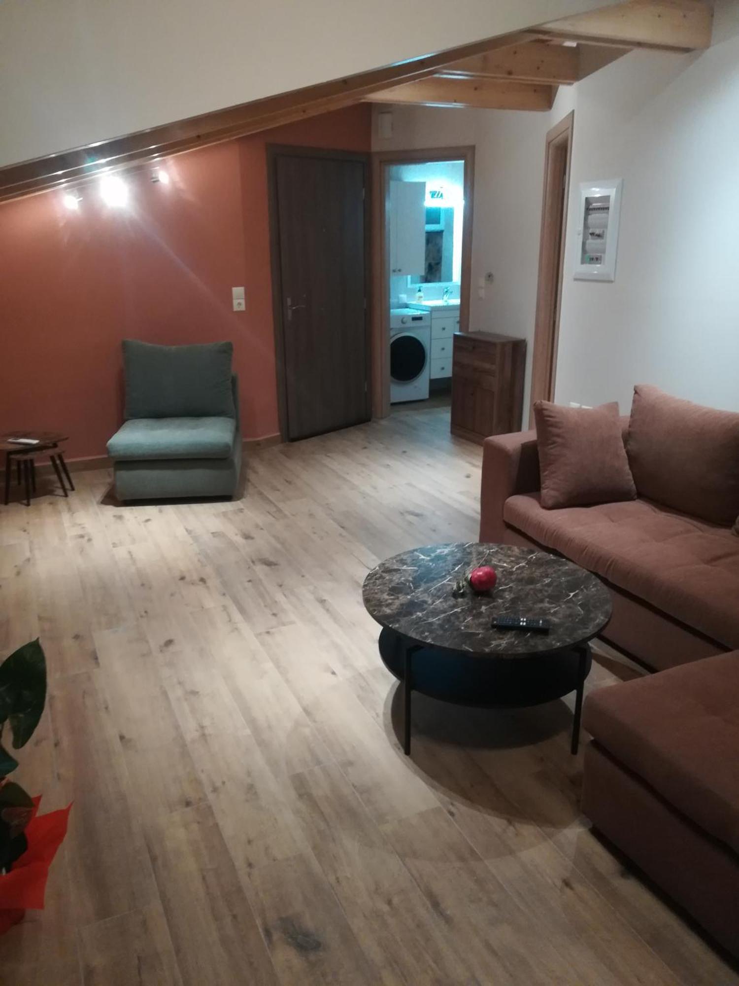 Iliana Hotel 3*