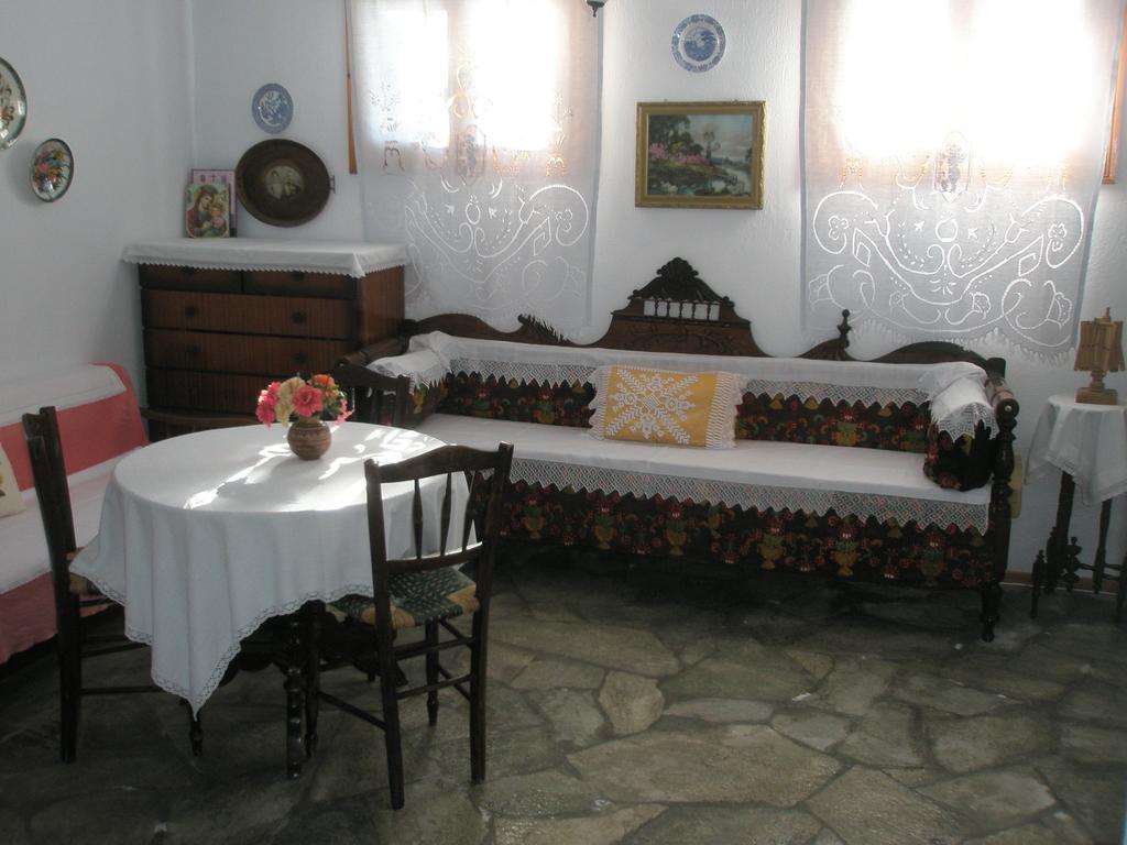 Guesthouse Christos Guest house 3*