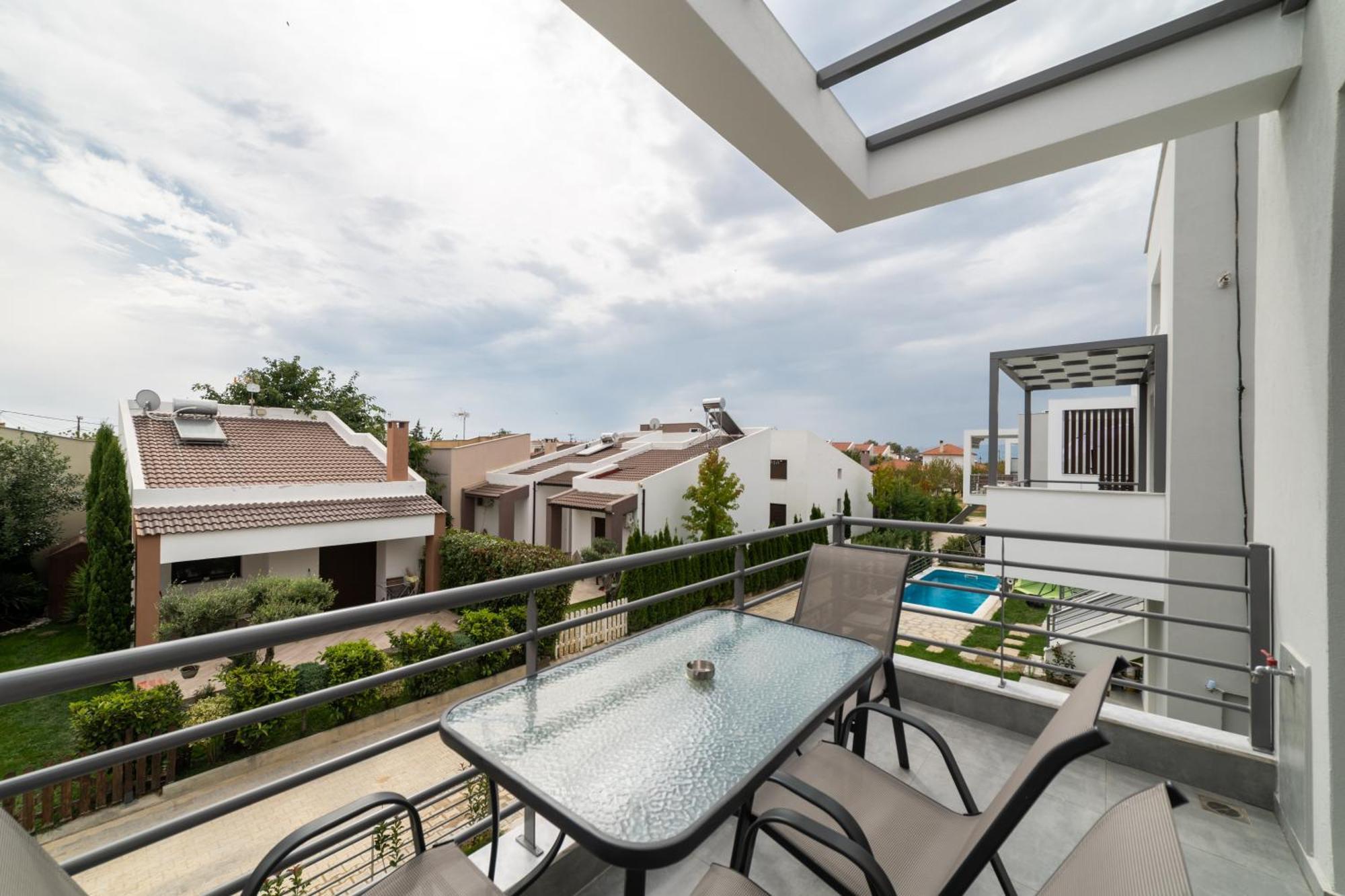 Kleoniki & Irida Residential Complexes Ofrinion
