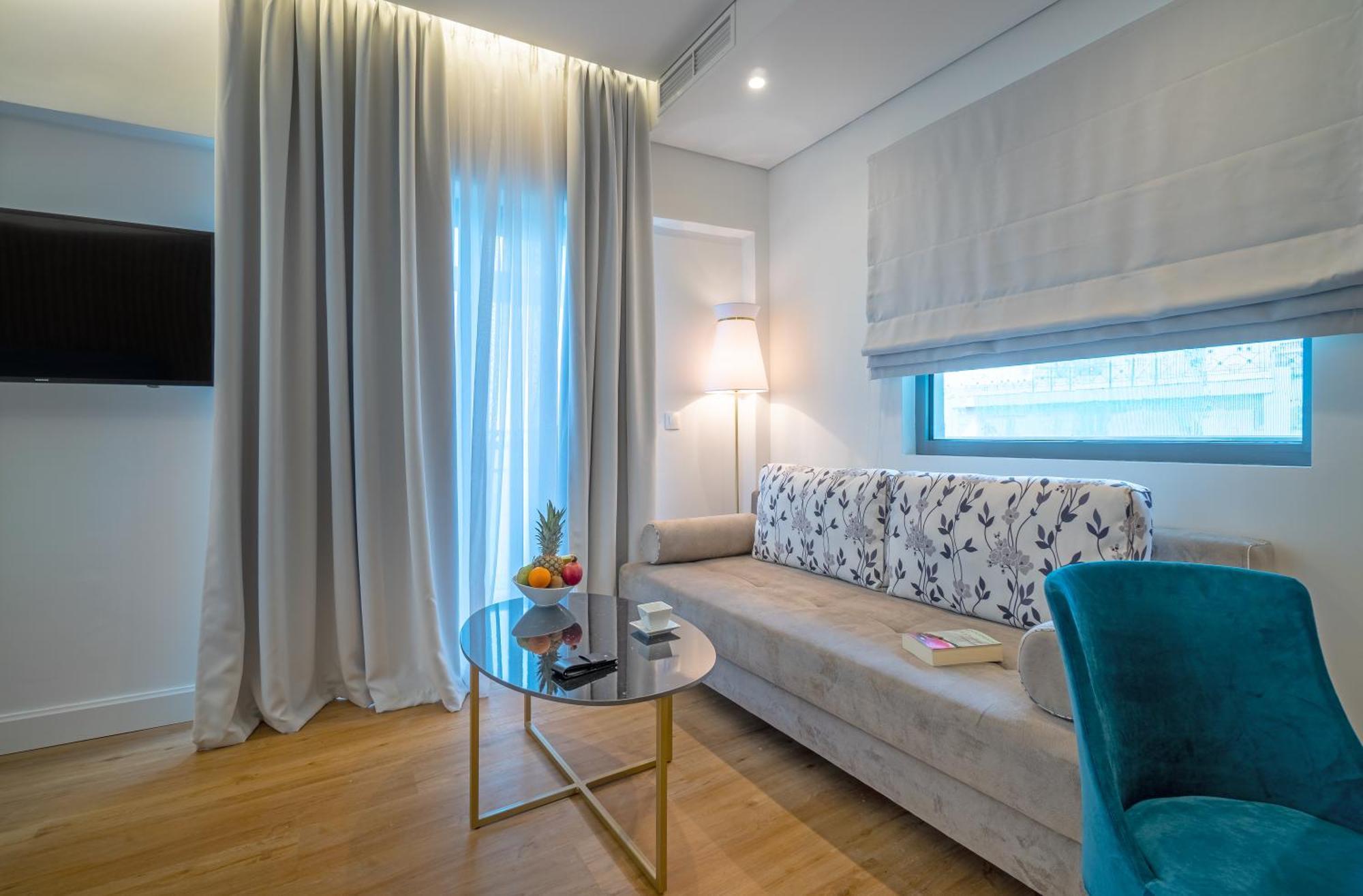 Riviera Hotel