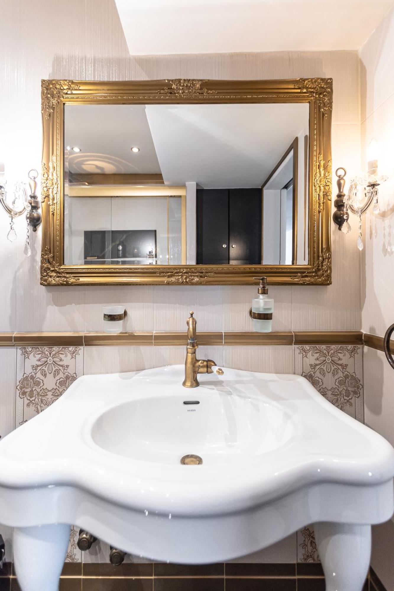 Villa Black Velvet Agkidia