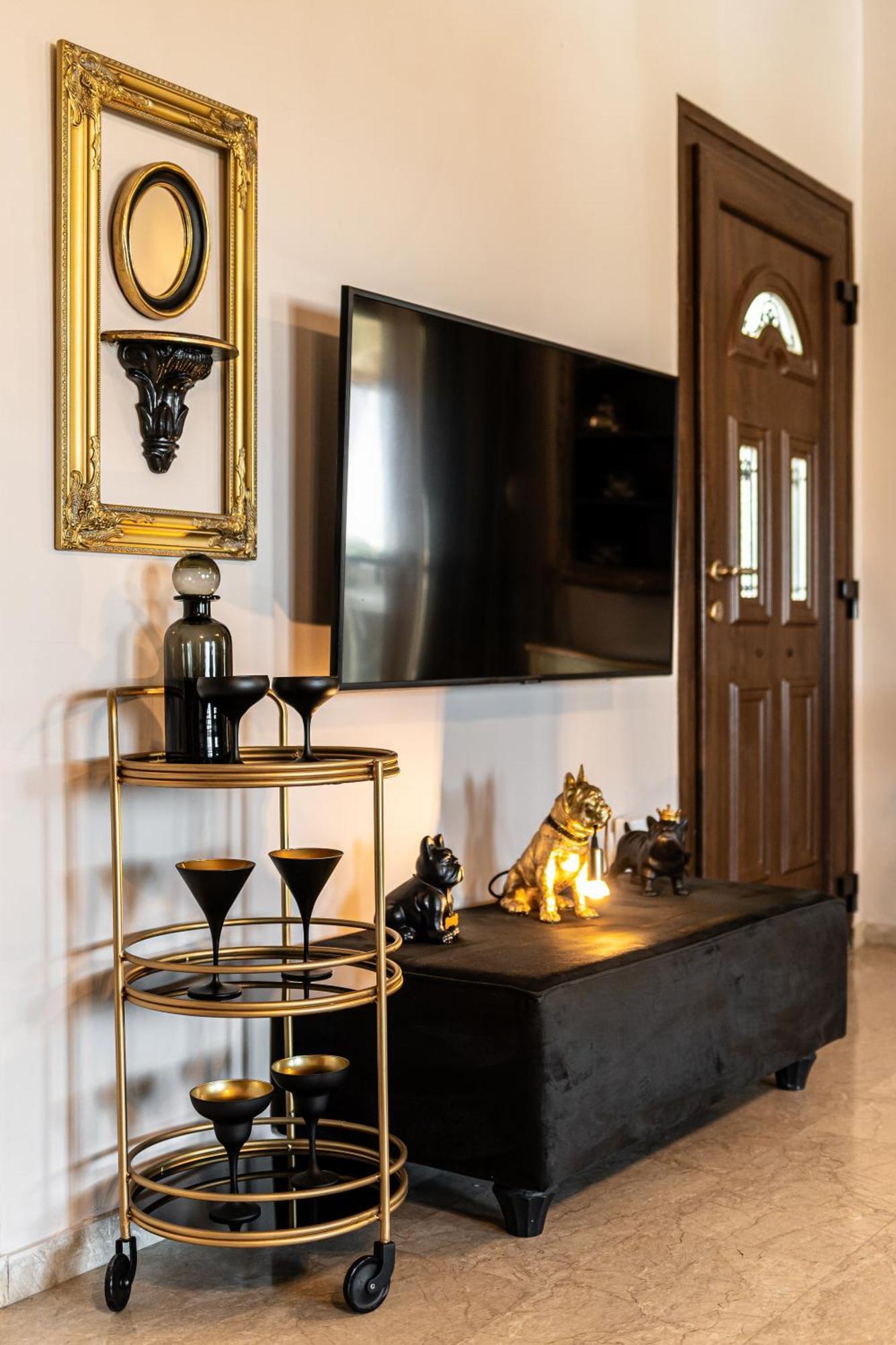 Villa Black Velvet Agkidia
