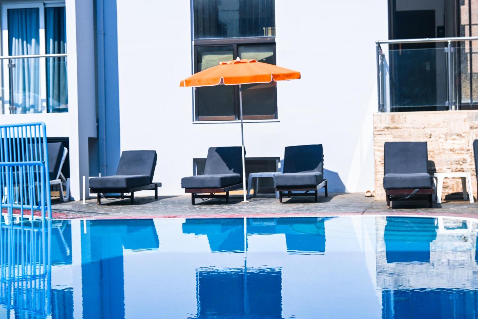 Poseidon Aparthotel 2*