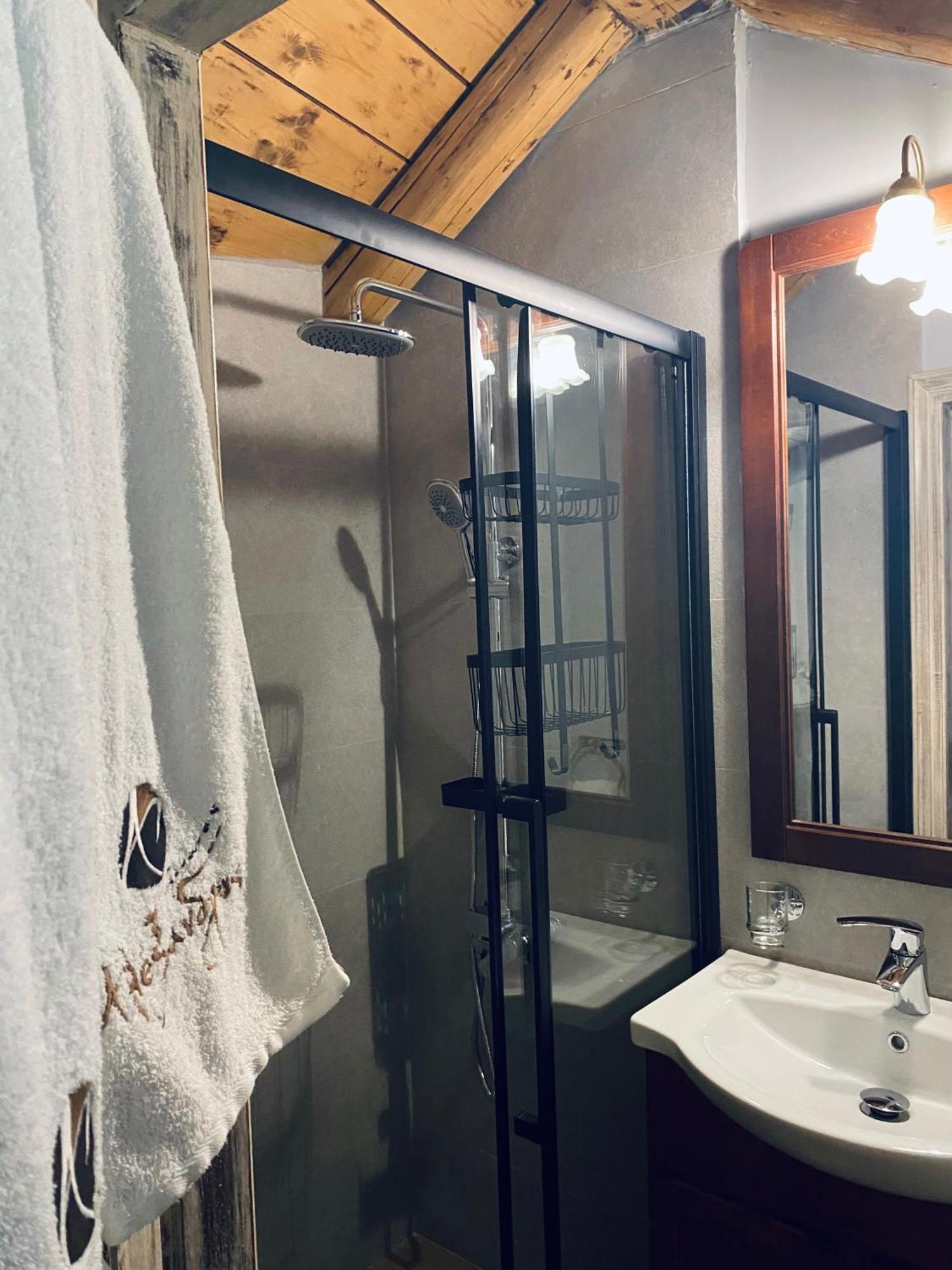 Guest house Alexandros 4*