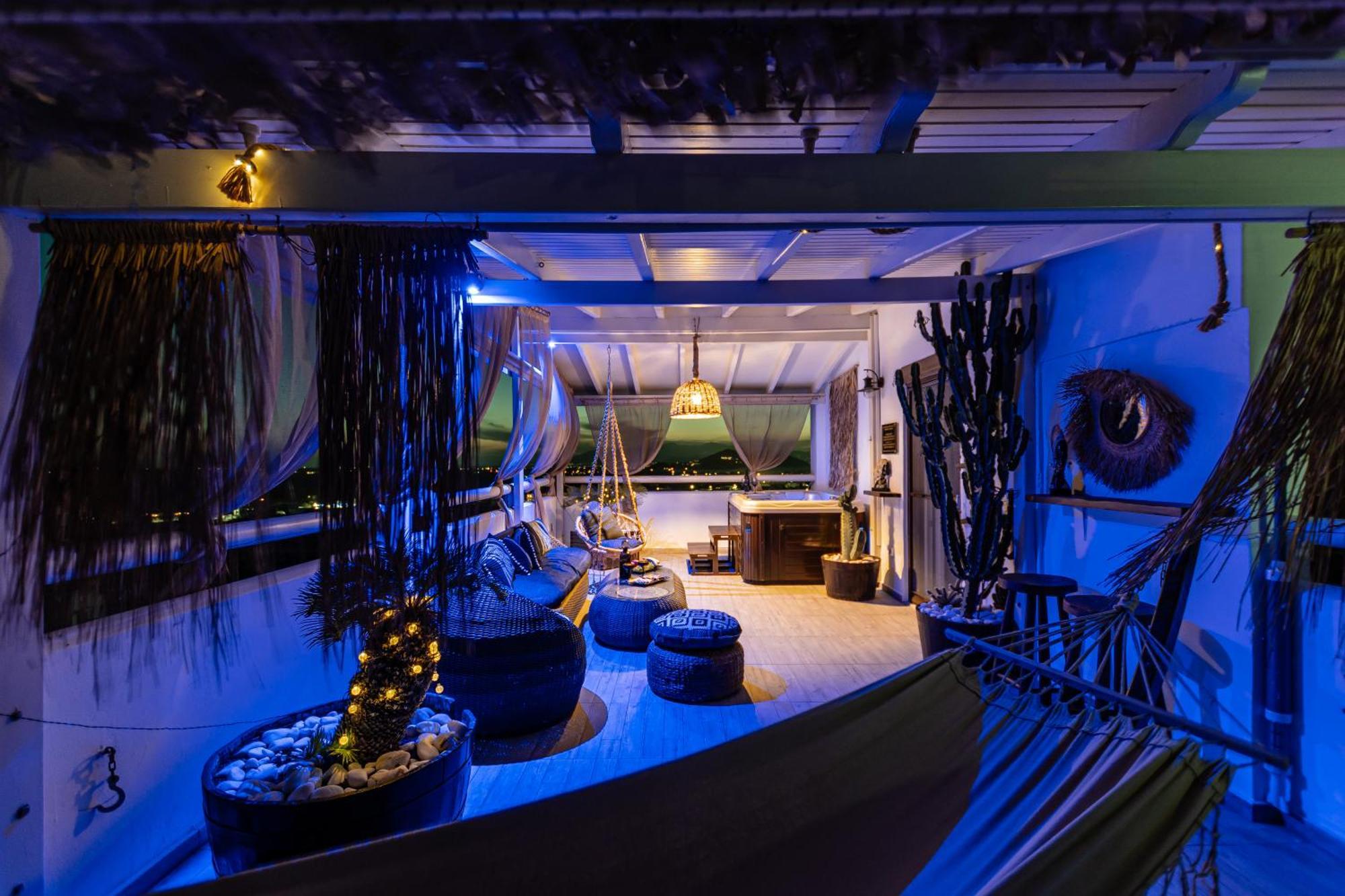 Villa Black Velvet