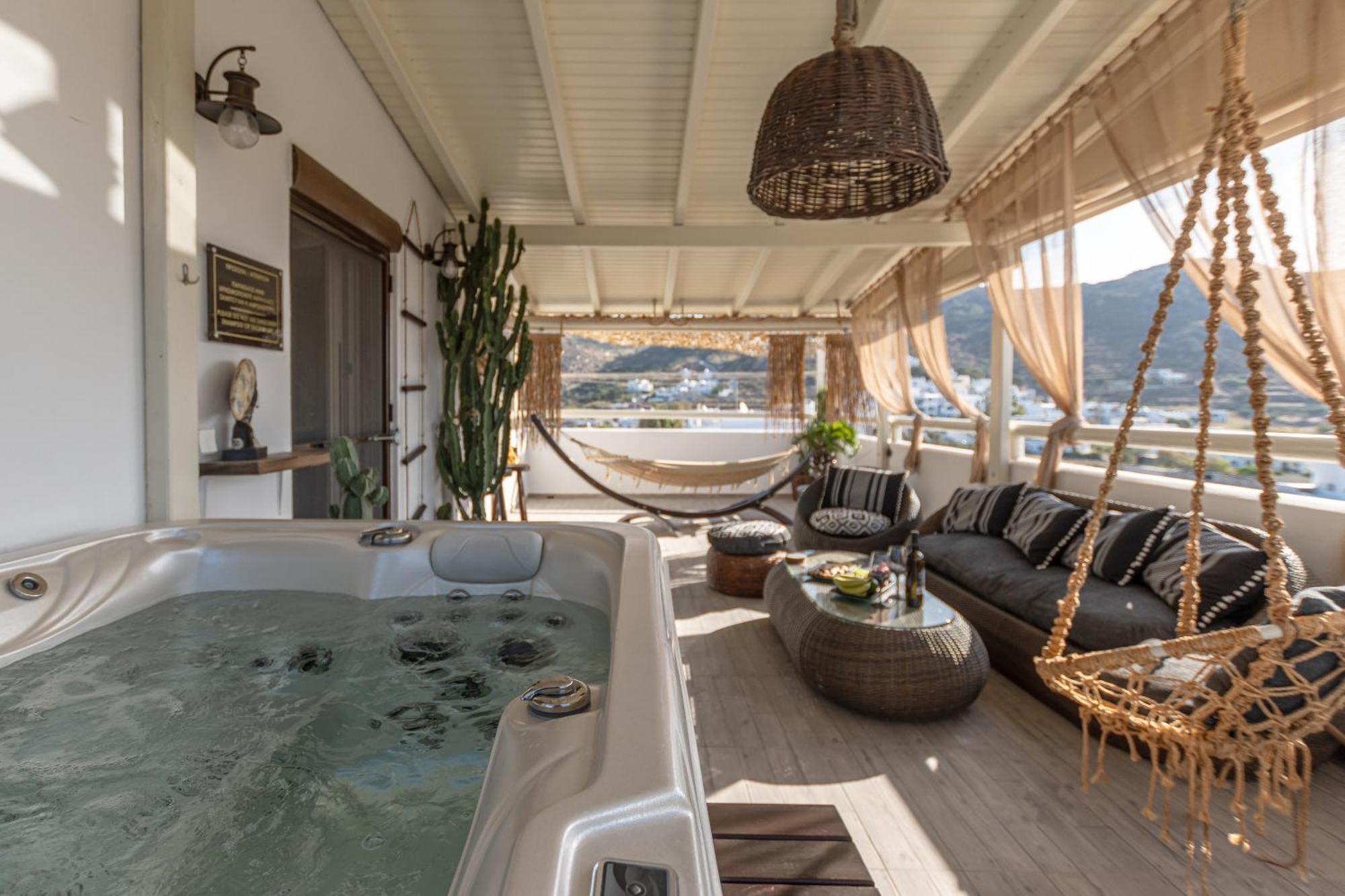 Villa Black Velvet