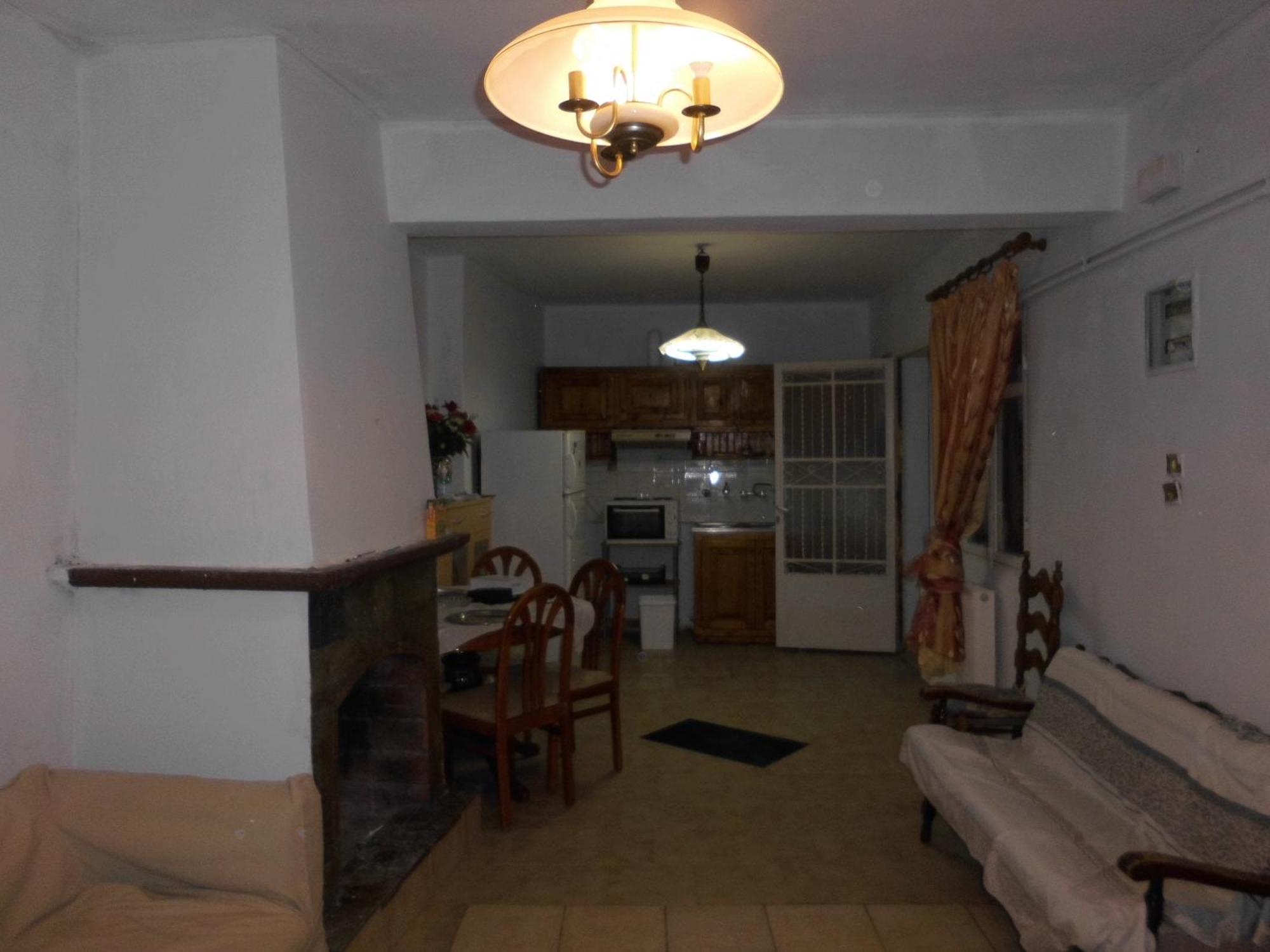δυάρι με μπαλκόνι στην Apartment *