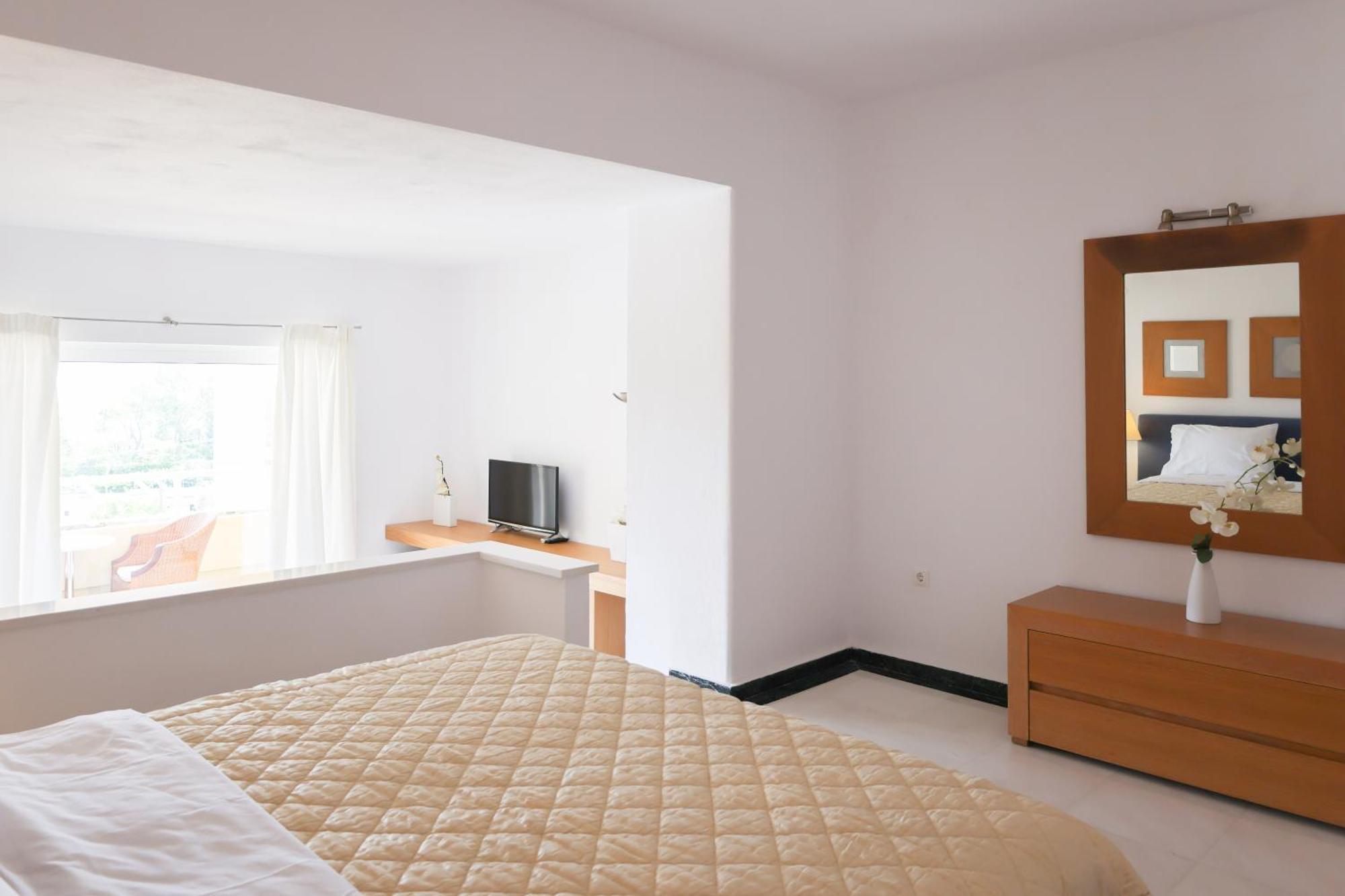 Kanapitsa Mare Hotel 4*
