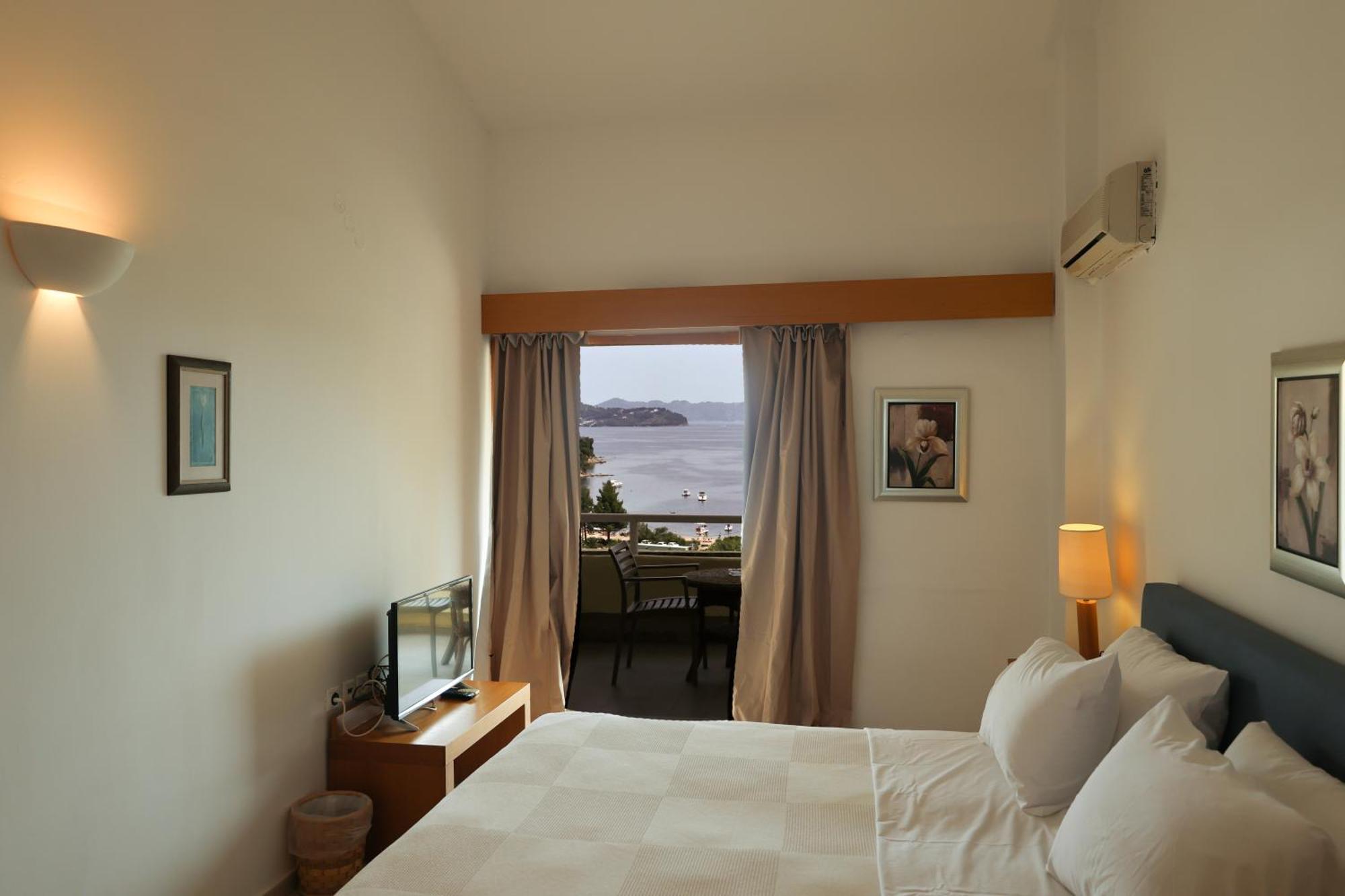 Kanapitsa Mare Hotel 4*