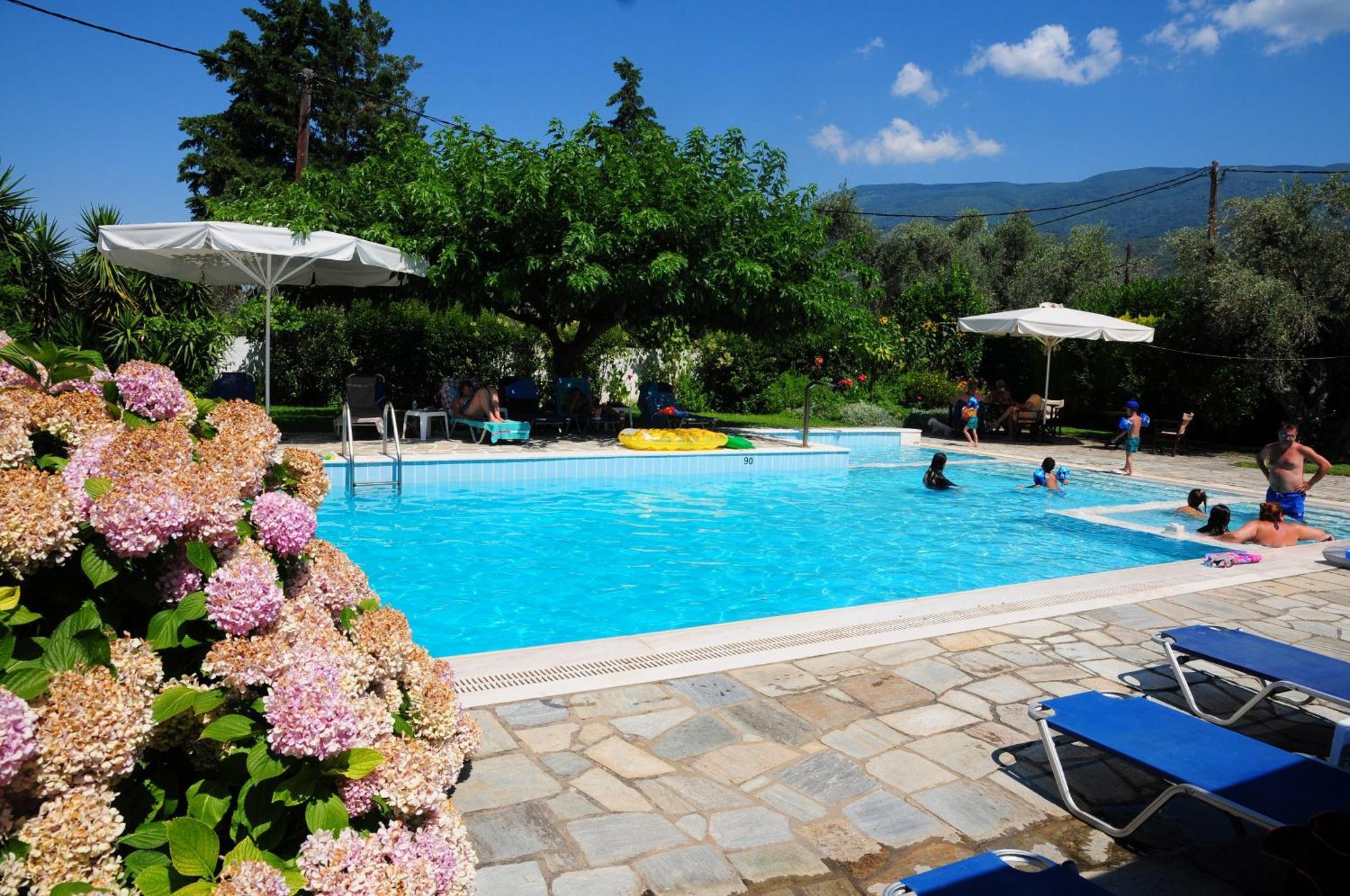 Aparthotel Palirria & Kala Nera