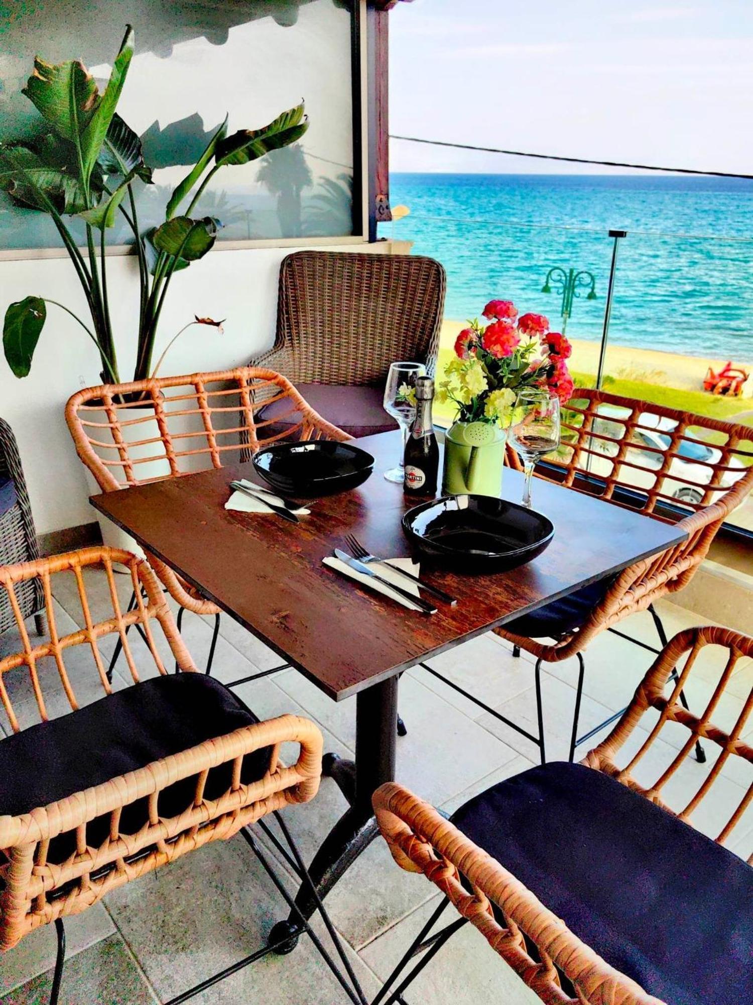 Lux Sea Front Avra