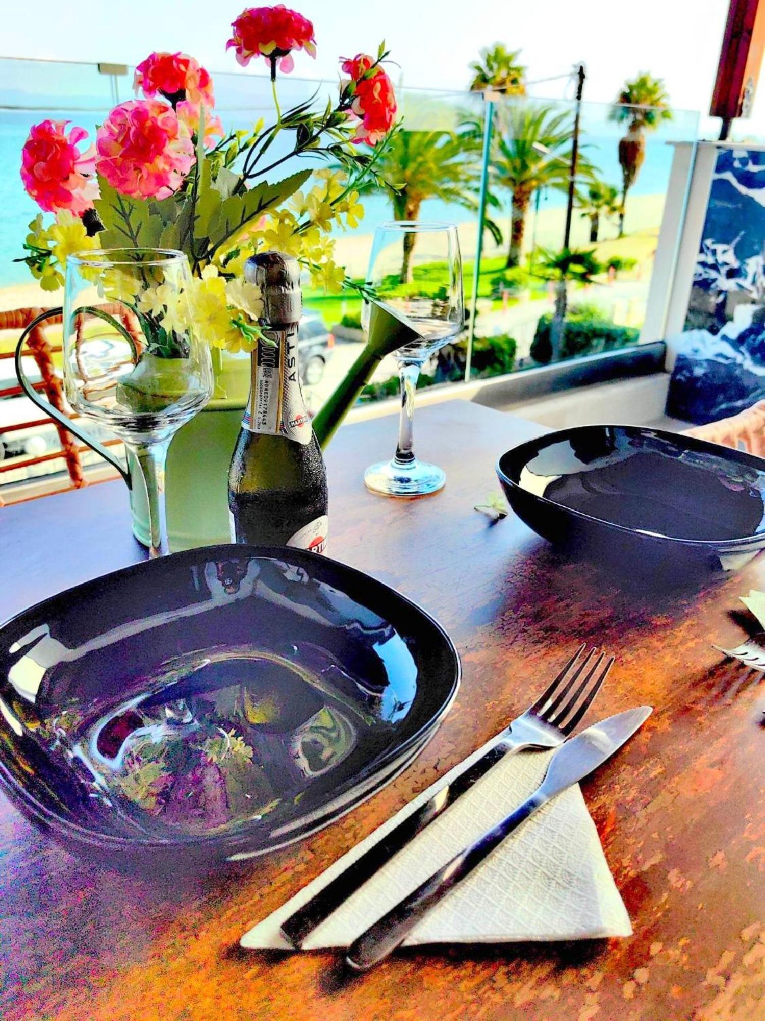 Lux Sea Front Avra