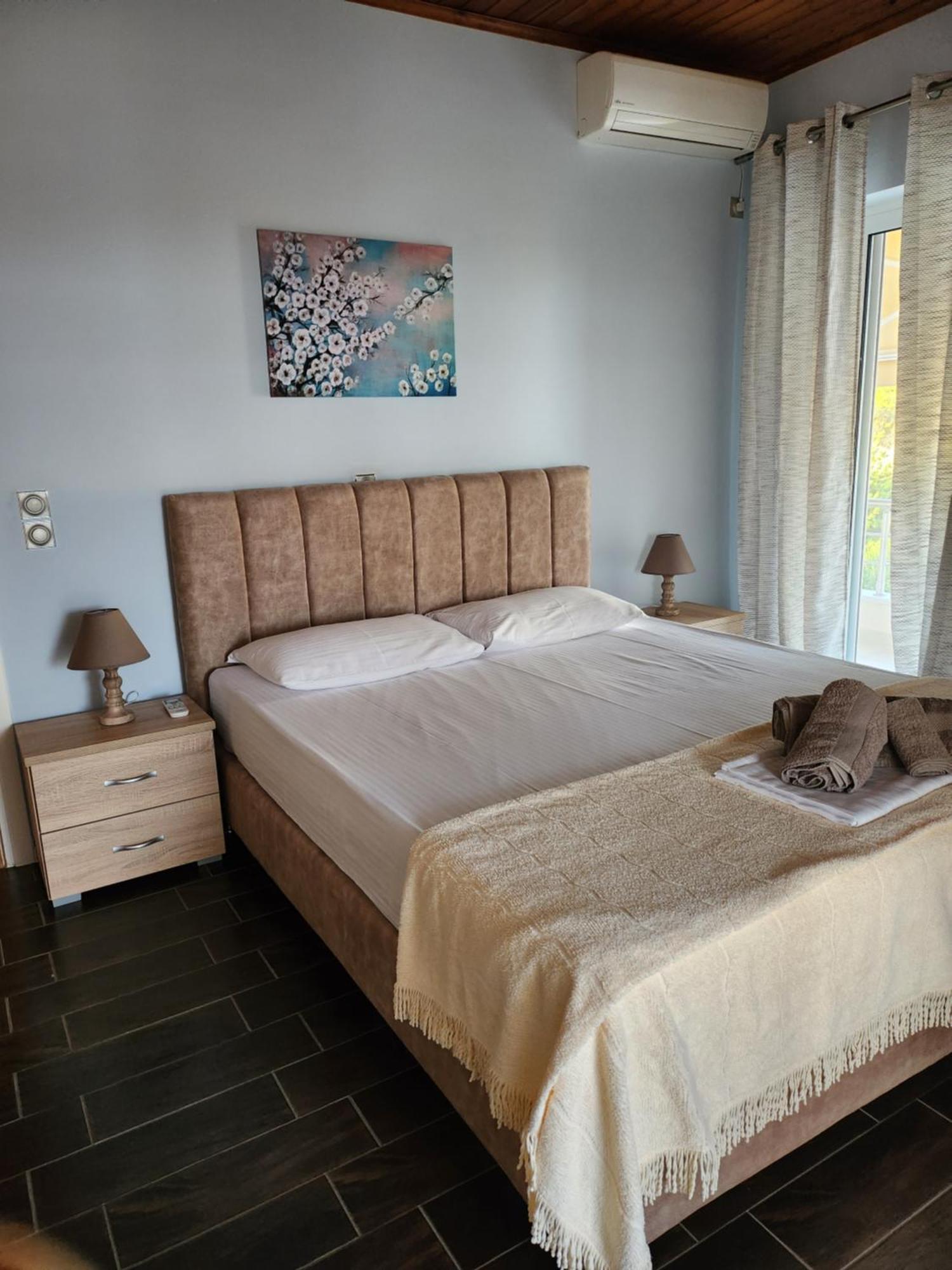 Apartment Chris Luxury Apartment,near Athens Airport! *