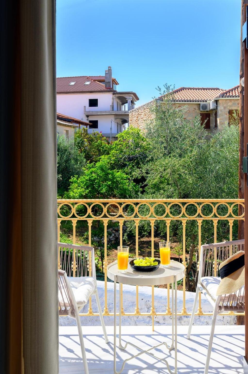 Blue Sky House Aparthotel