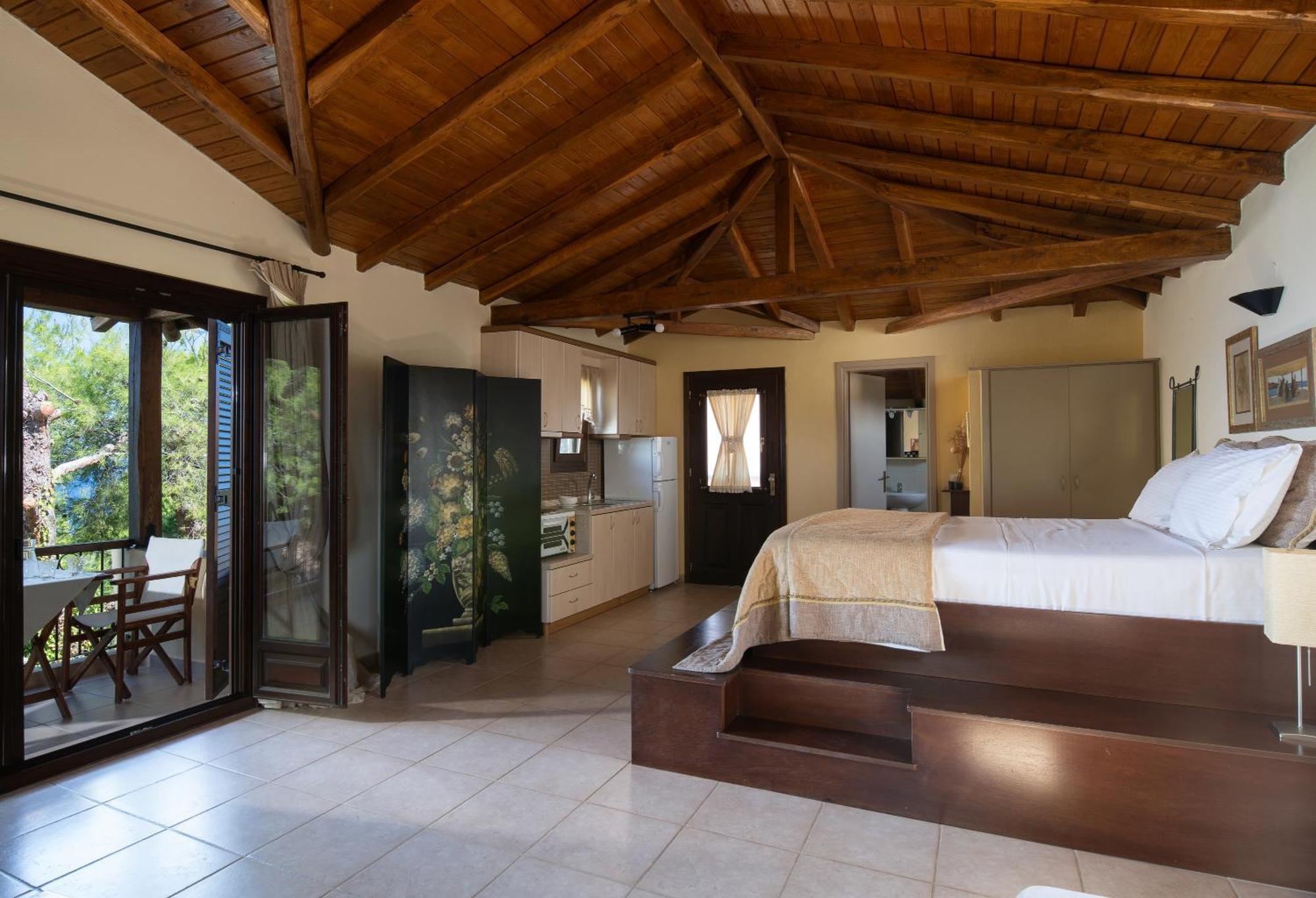 Heos Aparthotel