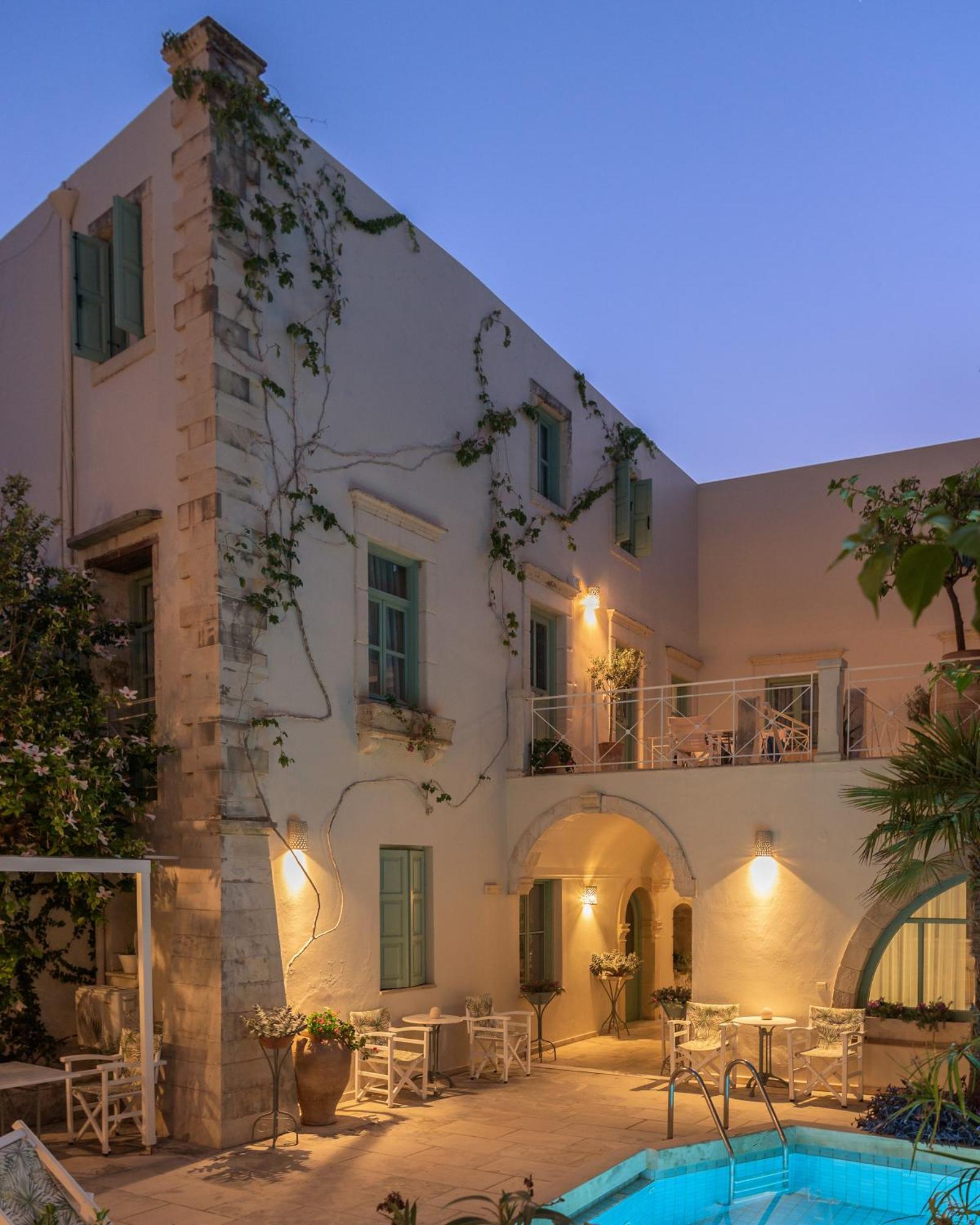 Mythos Boutique 4*