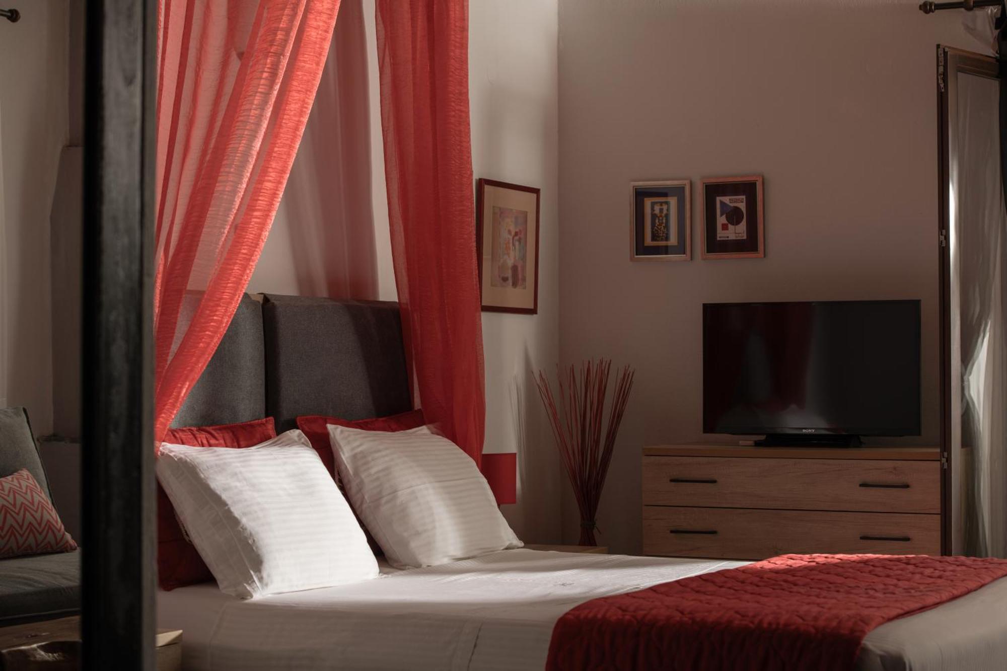 Aparthotel Heos