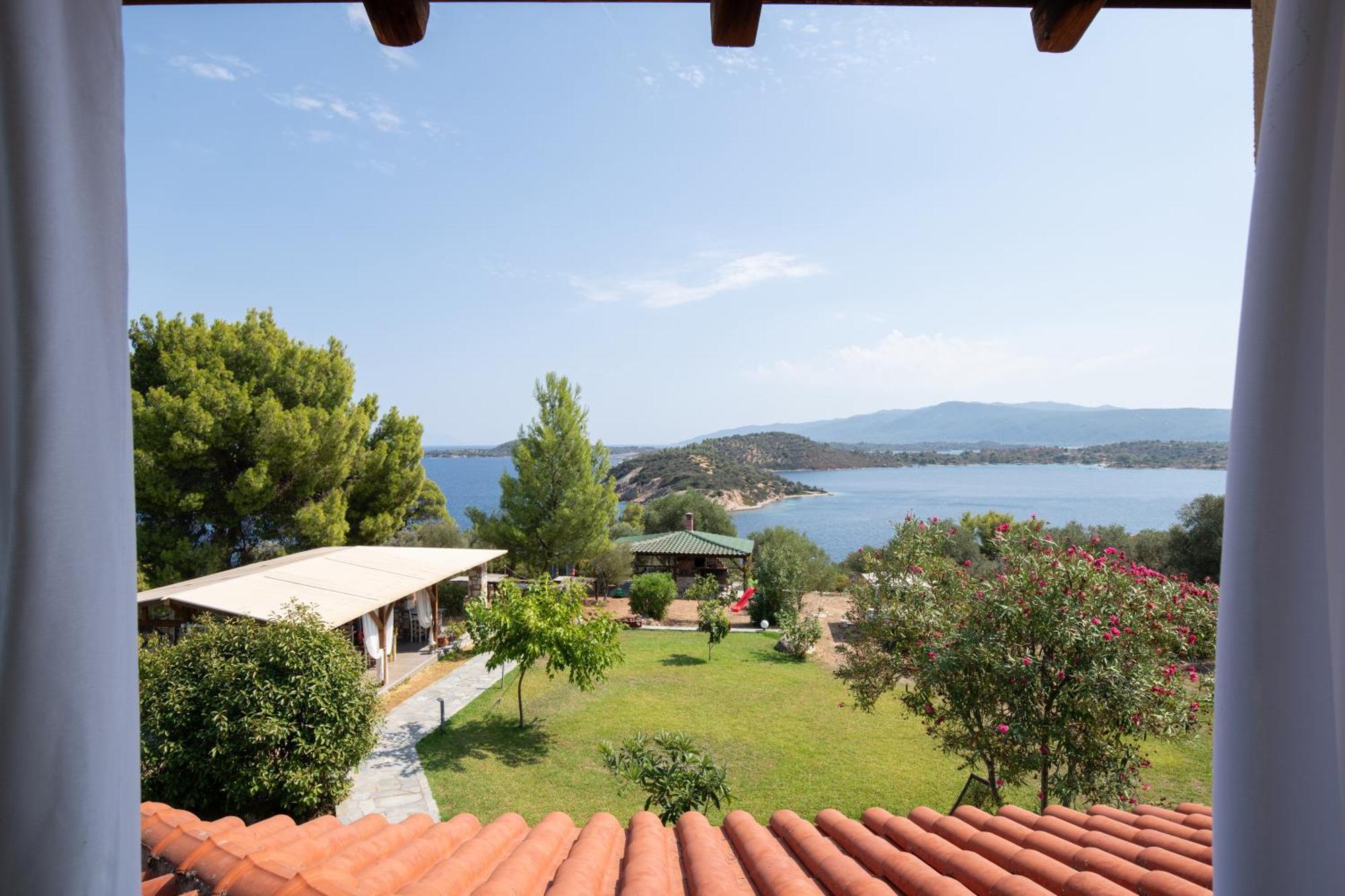 Heos Aparthotel Ormos Panagias
