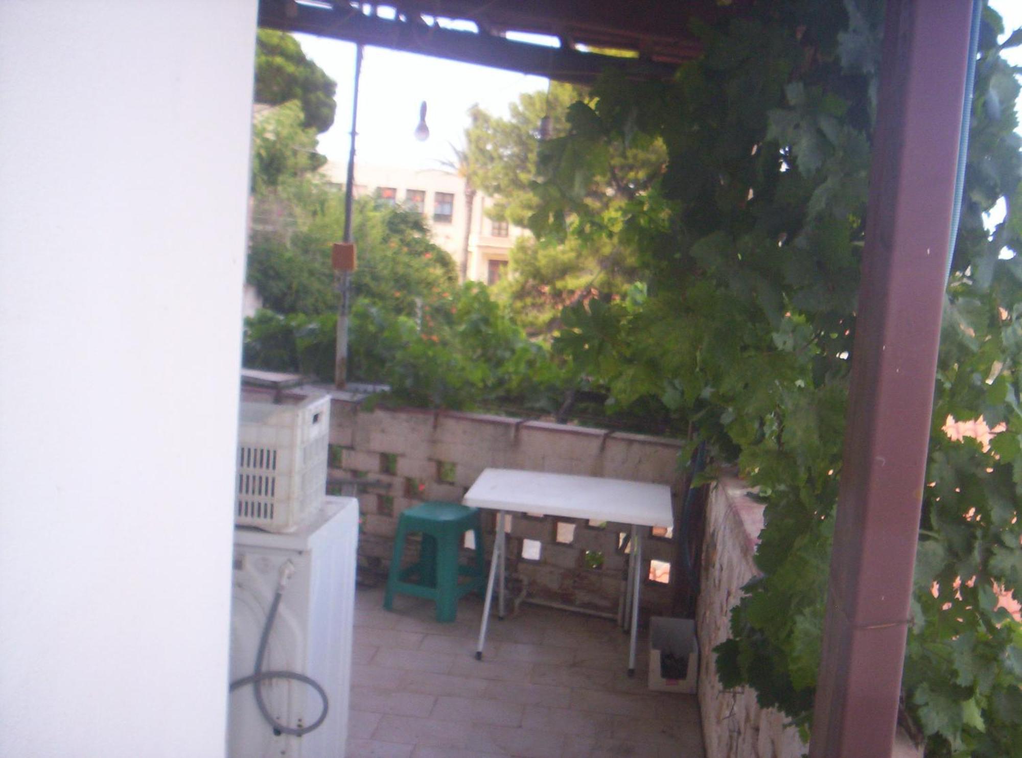 δυάρι με μπαλκόνι στην Apartment