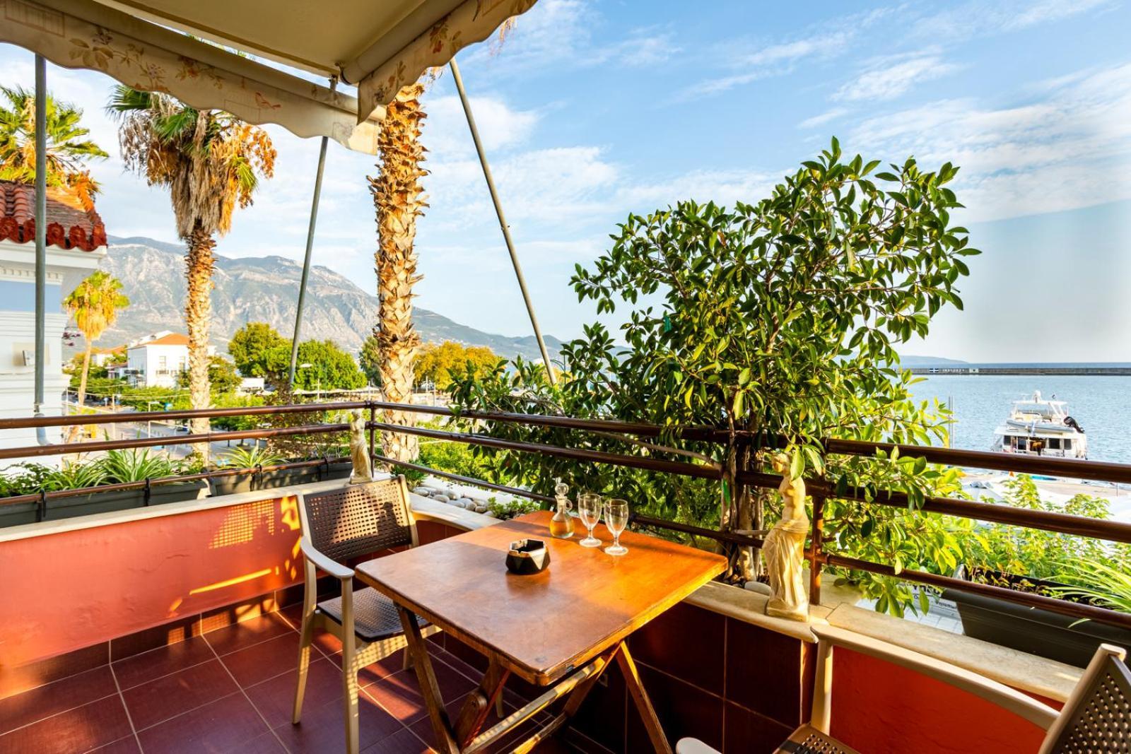 Apartment Grand Luxury Seafront Kalamata