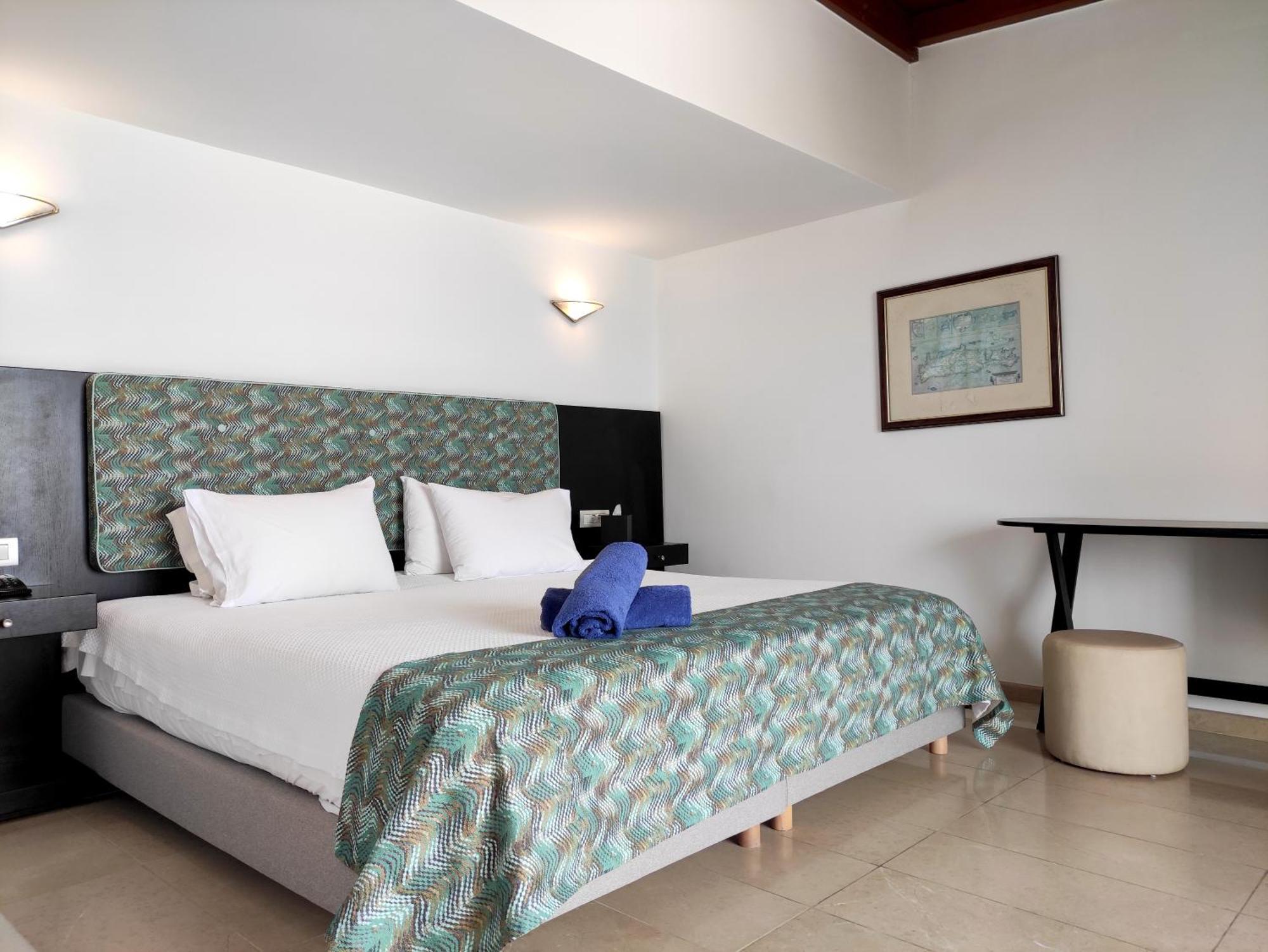 Apollonia & Resort 5*