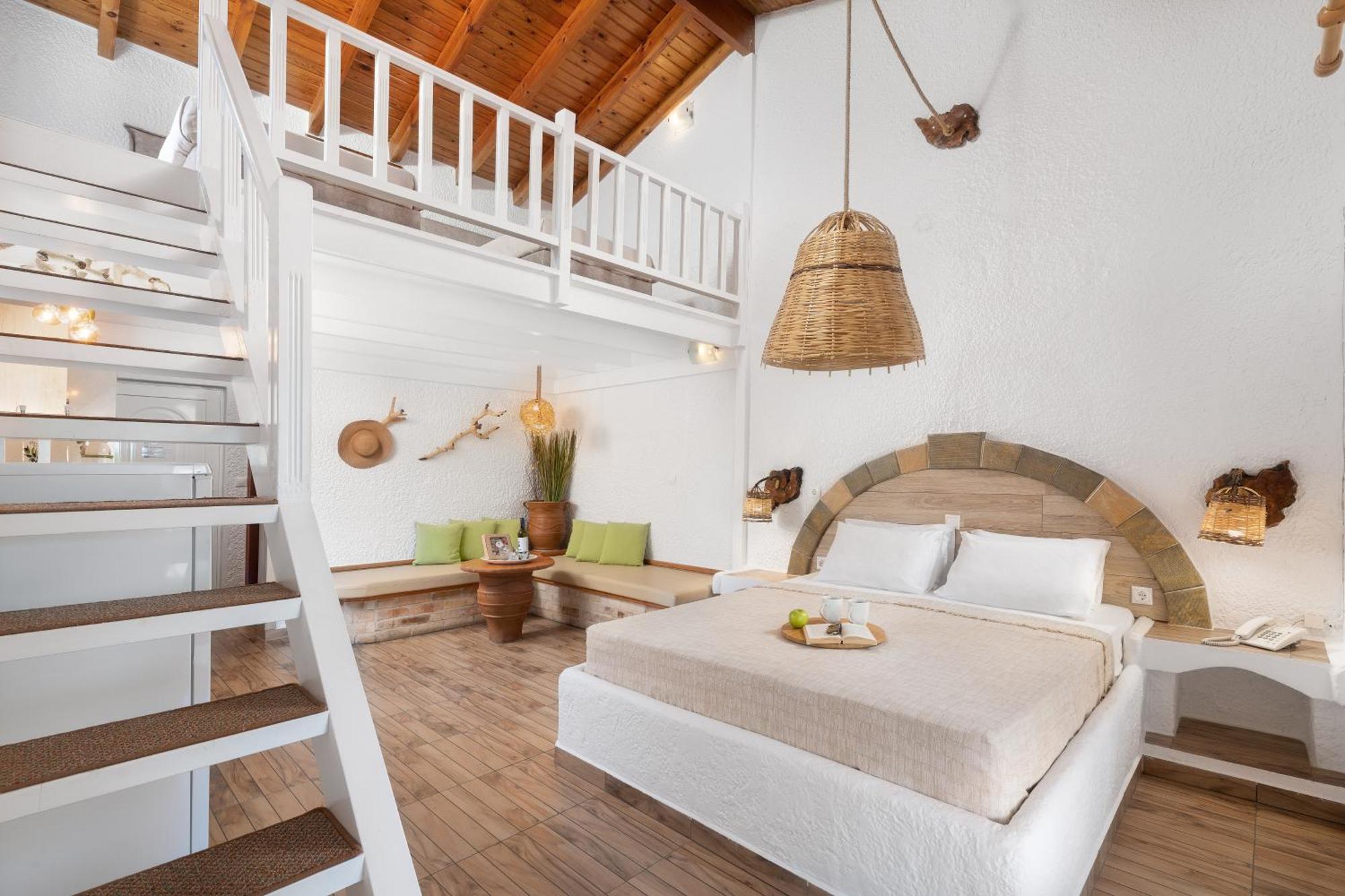 Elefteria Apts & 3*