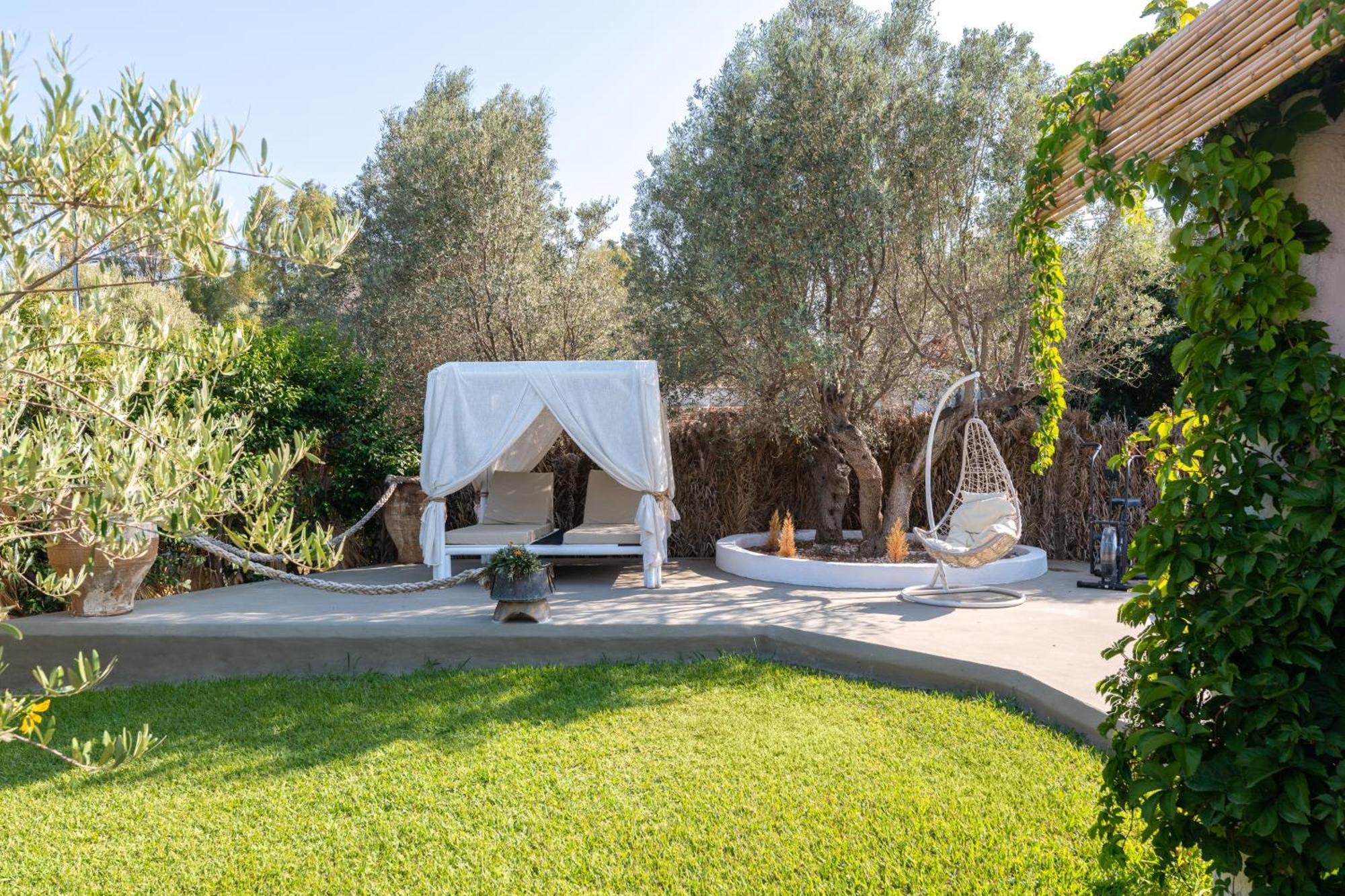 Aparthotel Elefteria Apts & 3*